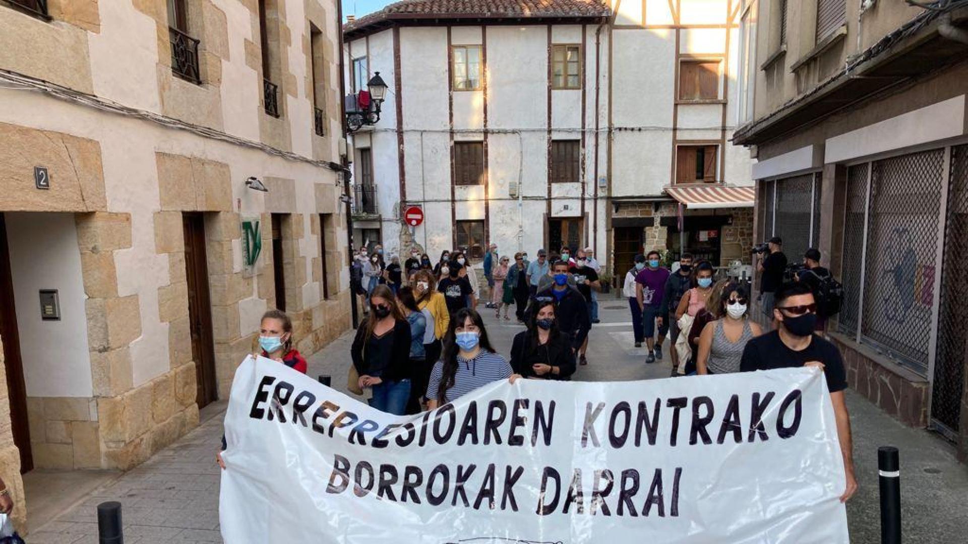 Cabecera de la manifestación, en Alsasua