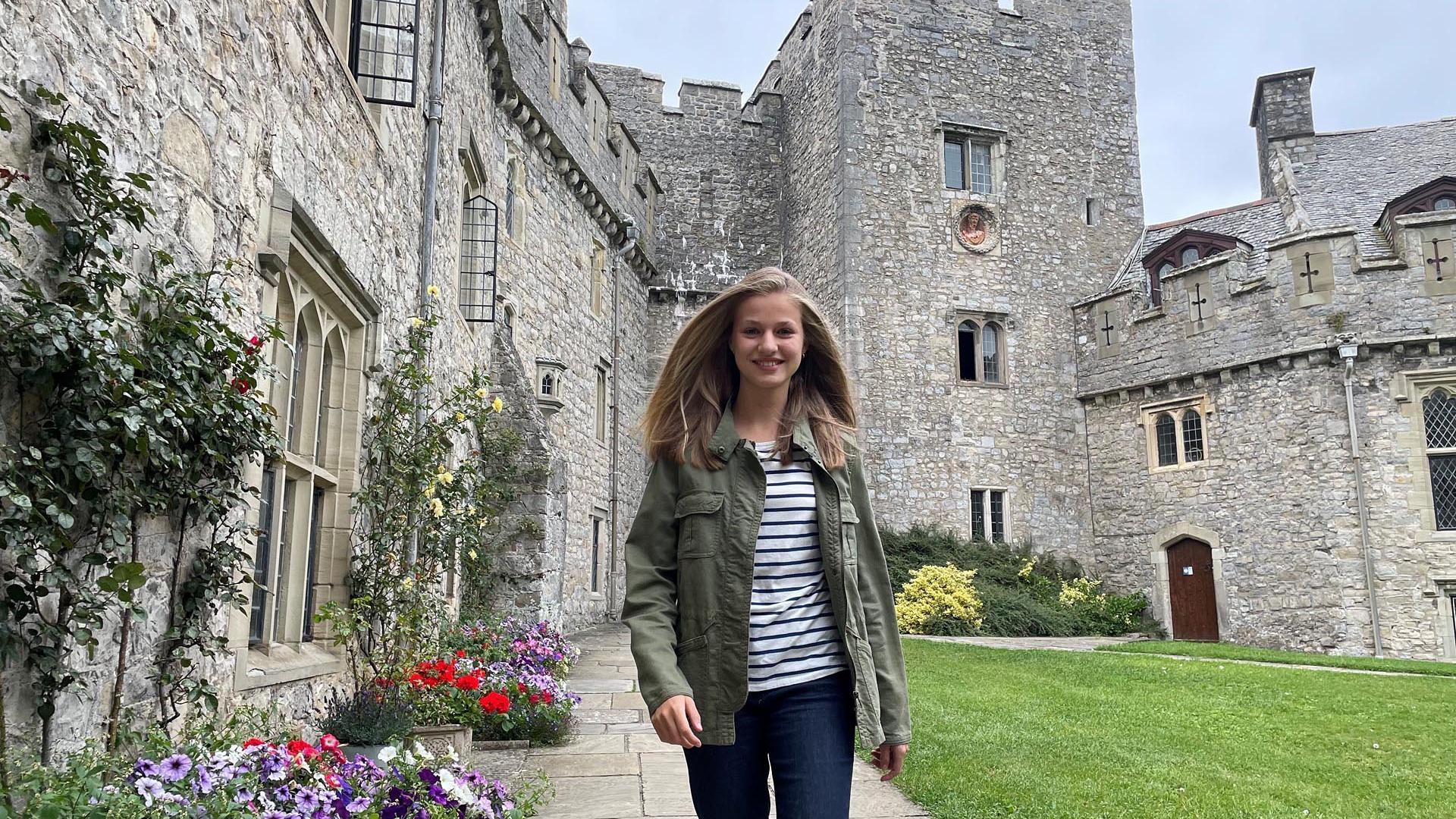 La princesa Leonor de Borbón, a su llegada al UWC Atlantic College de Gales.