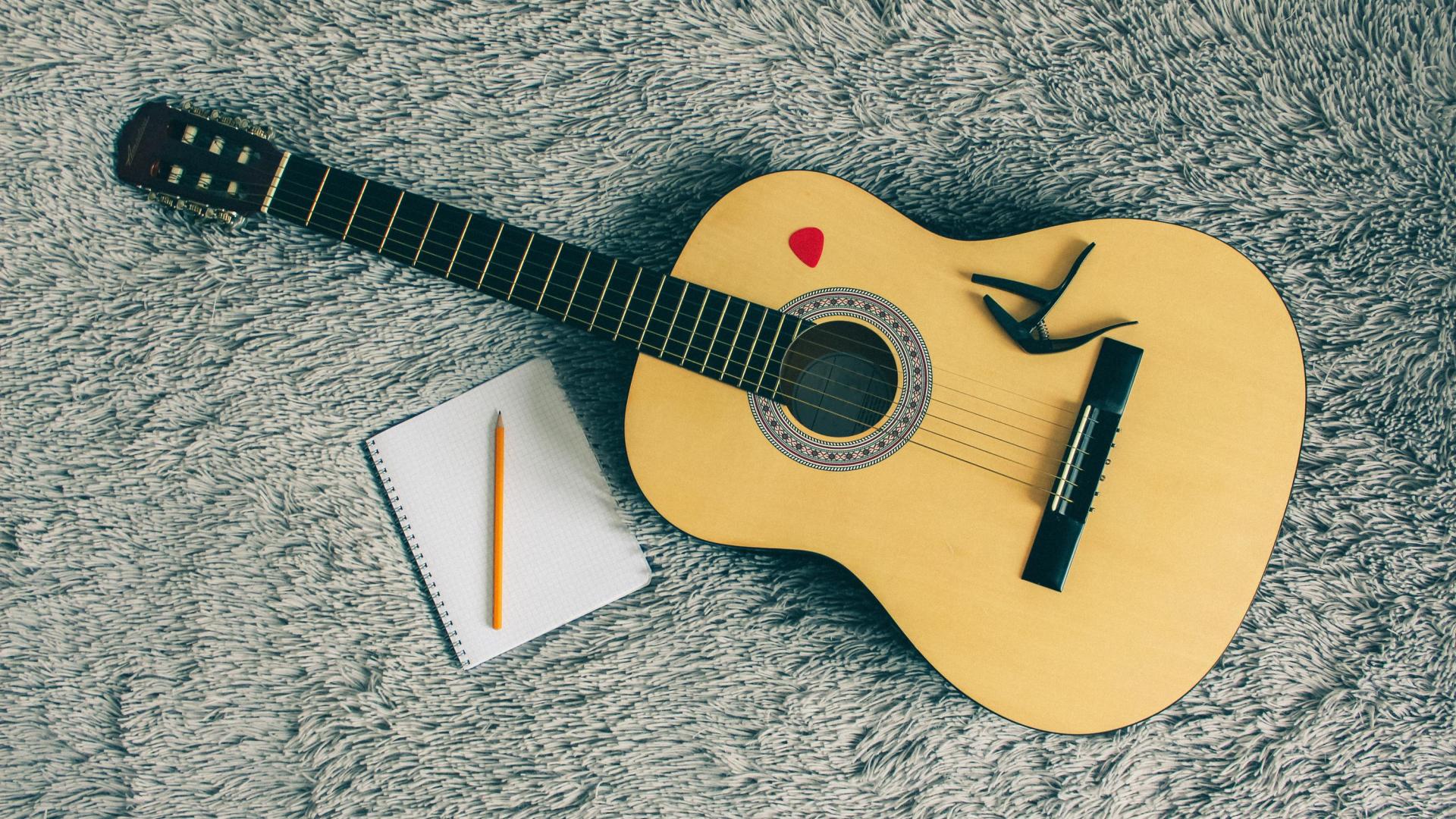 Imagen de archivo de una guitarra.