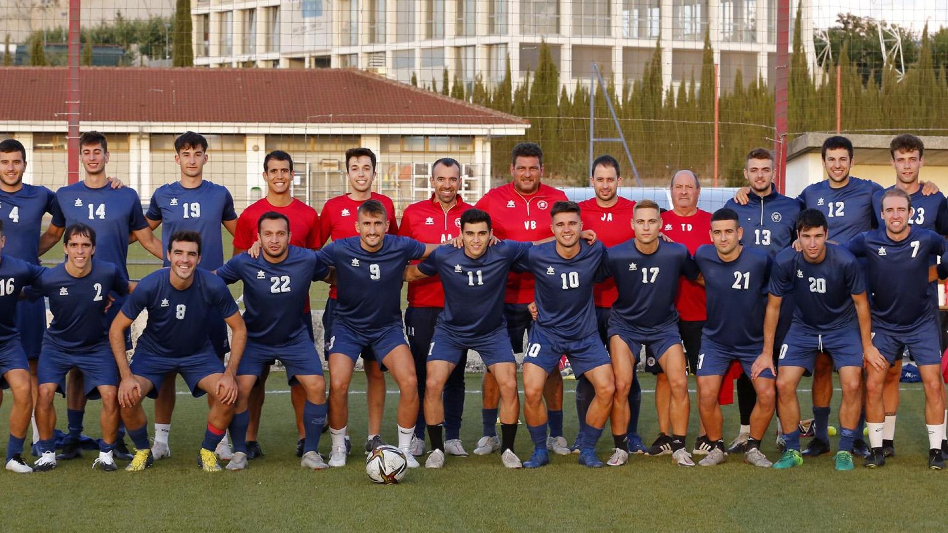 La Mutilvera presentó este martes su equipo de la Segunda RFEF, que cuenta con trece nuevas incorporaciones