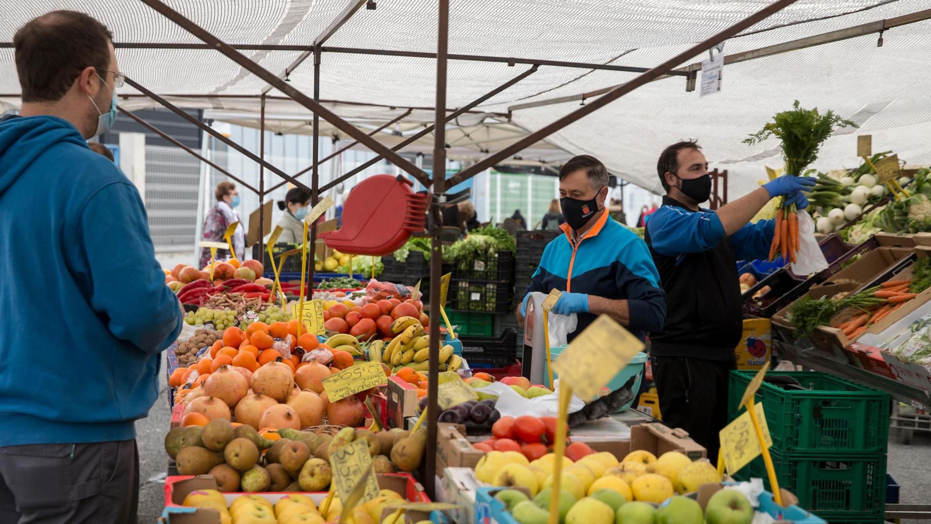 Puesto del mercadillo de Landaben