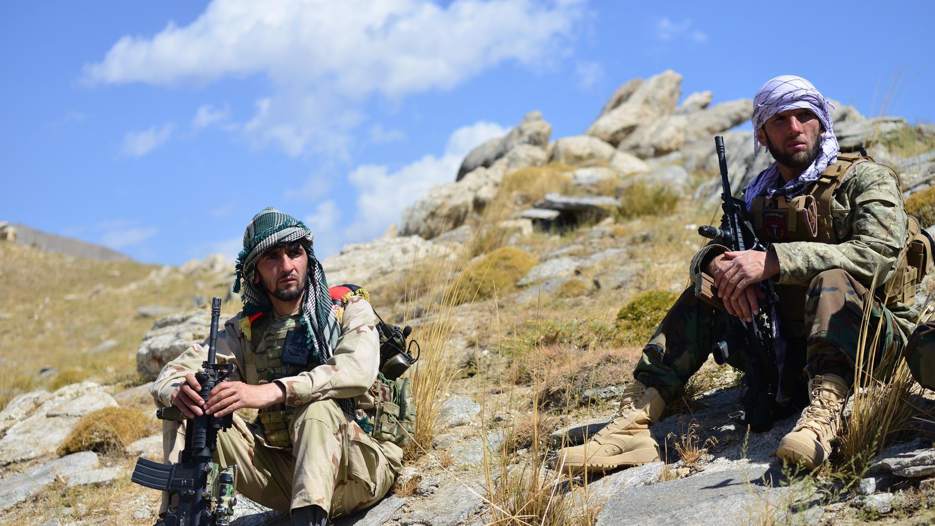Integrantes de las milicias del Frente de Resistencia Nacional (FRN) que luchan contra los talibán en la región de Panjshir