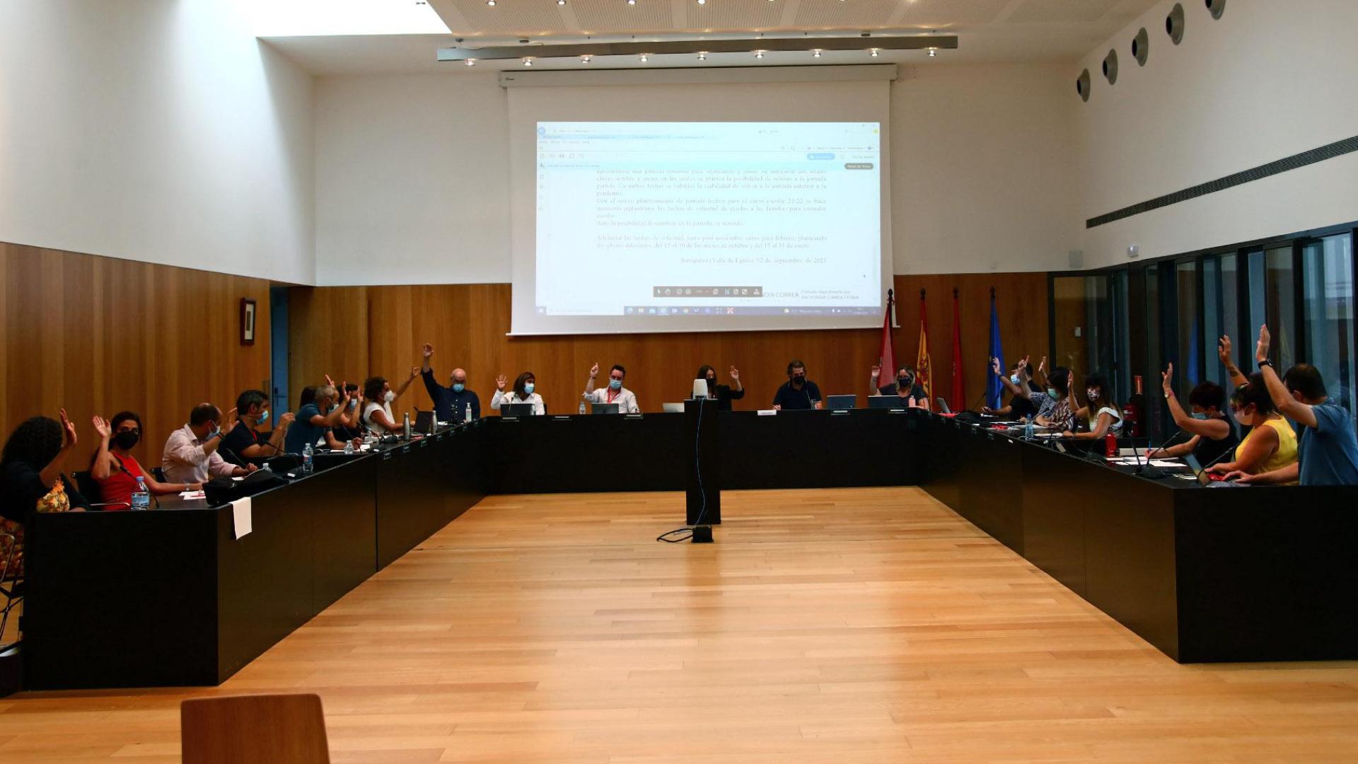 Los ediles, ayer 20 tras la renuncia de Etxeberria, volvieron a reunirse en el salón de plenos