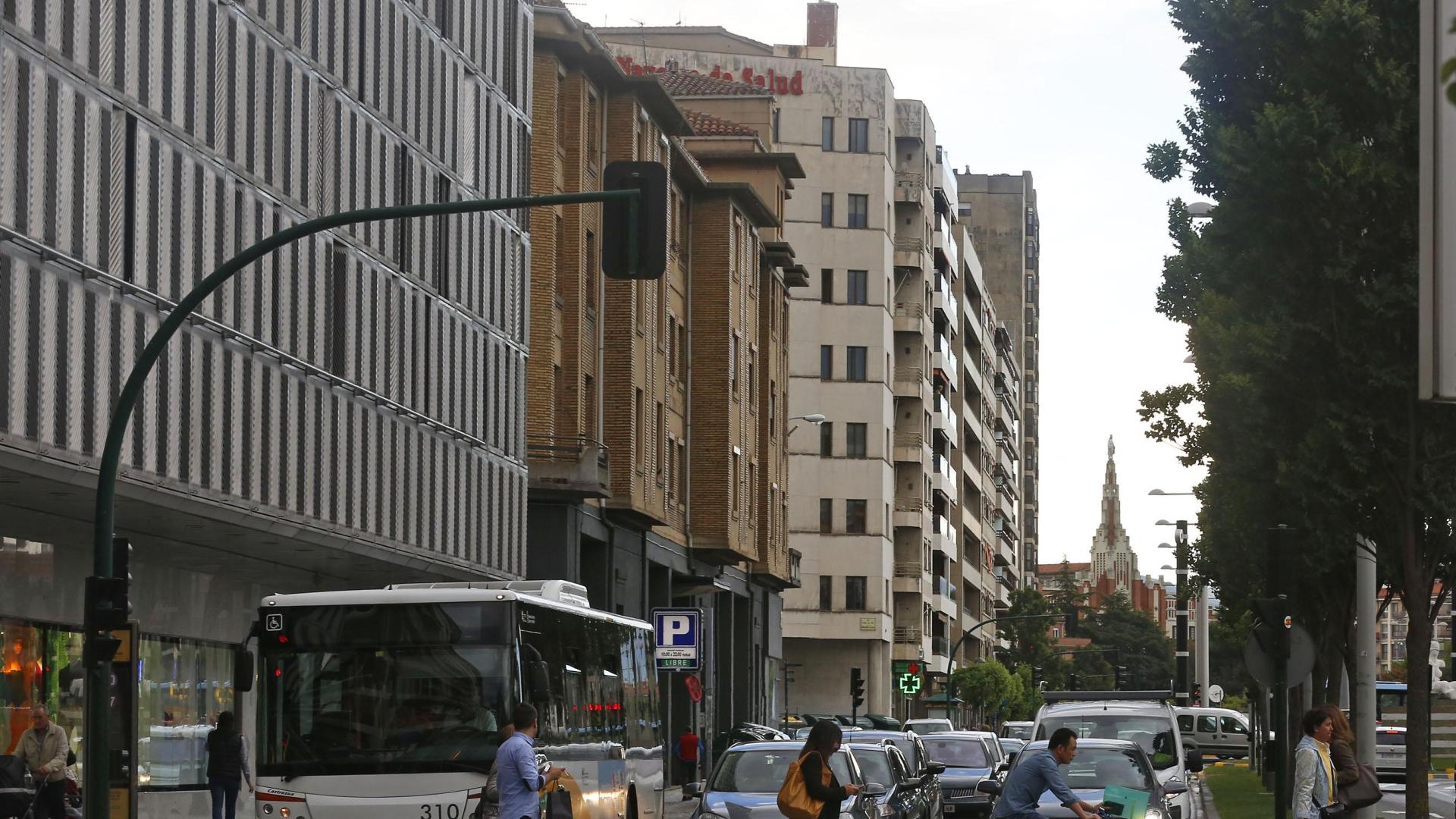 Tráfico en el centro, en la calle Yanguas y Miranda