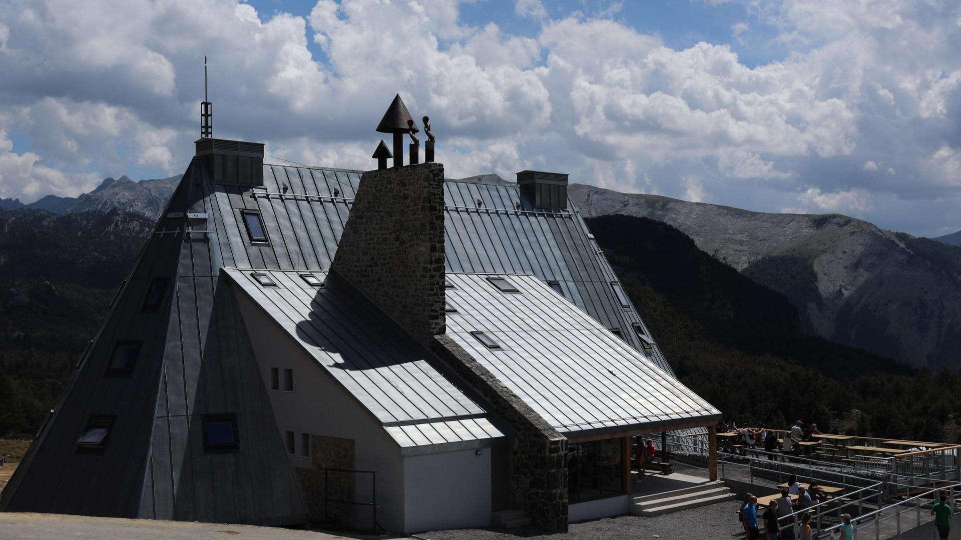 Tras inaugurarse oficialmente el 17 de octubre de 1971, el refugio de Belagua ha vivido diversas etapas. La última, su reapertura en septiembre de 2020 después de 14 años cerrado y otros 2 en obras para su rehabilitación