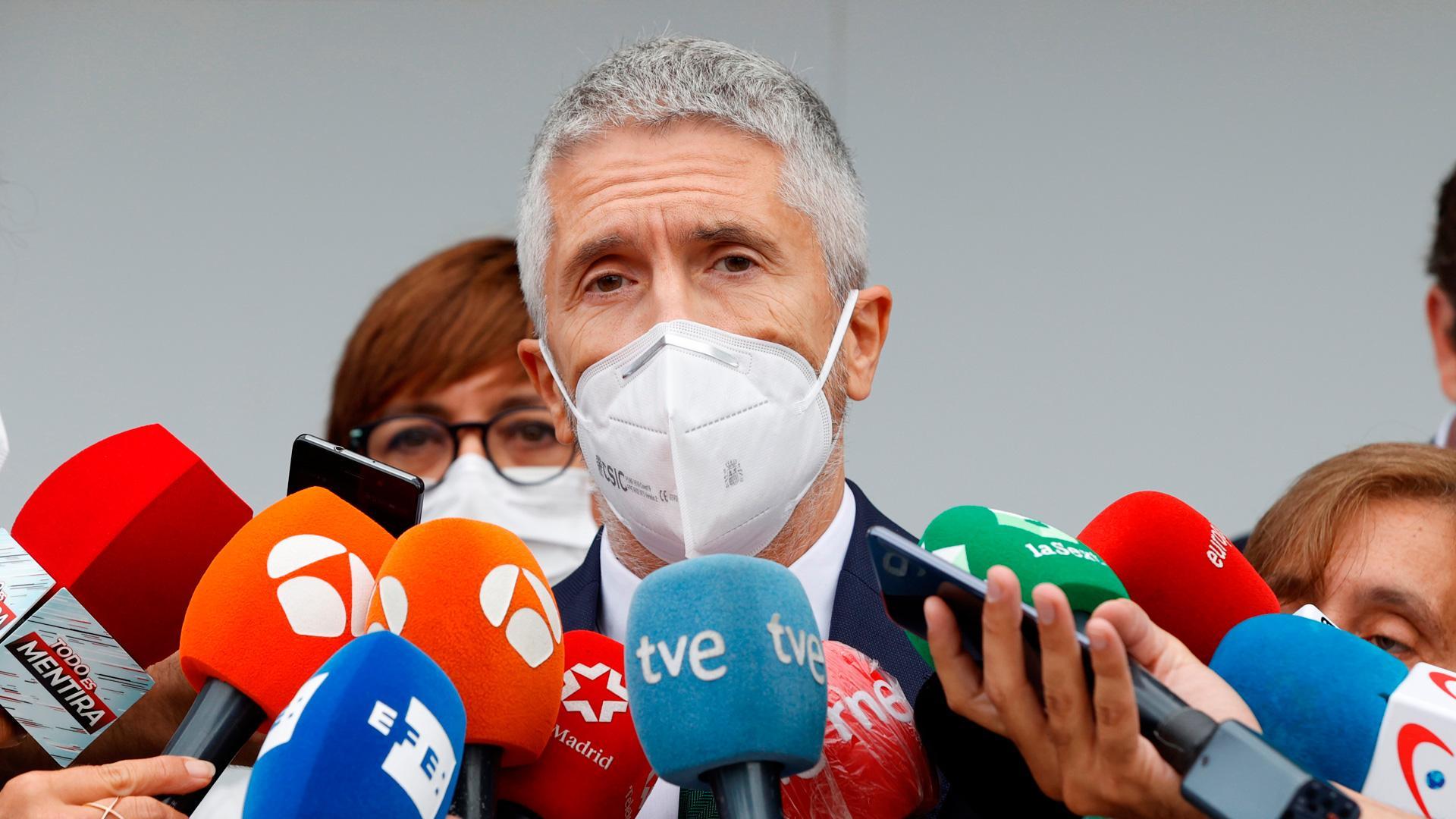 El ministro del Interior, Fernando Grande-Marlaska hace declaraciones a los medios