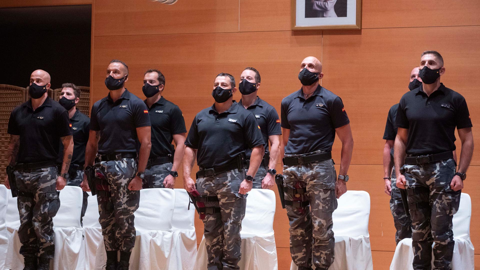 Policías del Grupo Especial de Operaciones (GEO) que trabajaron en la evacuación de Afganistán, durante el acto de homenaje a los agentes que participaron en la misión de Kabul