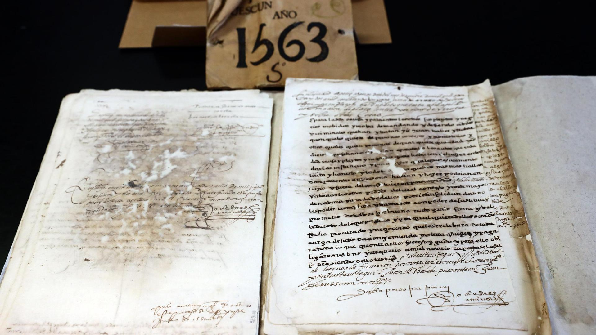 Dos de las páginas del proceso judicial de mediados del siglo XVI que enfrentó al pamplonés Bernardo de Urrutia y al guipuzcoano Juan de Areso