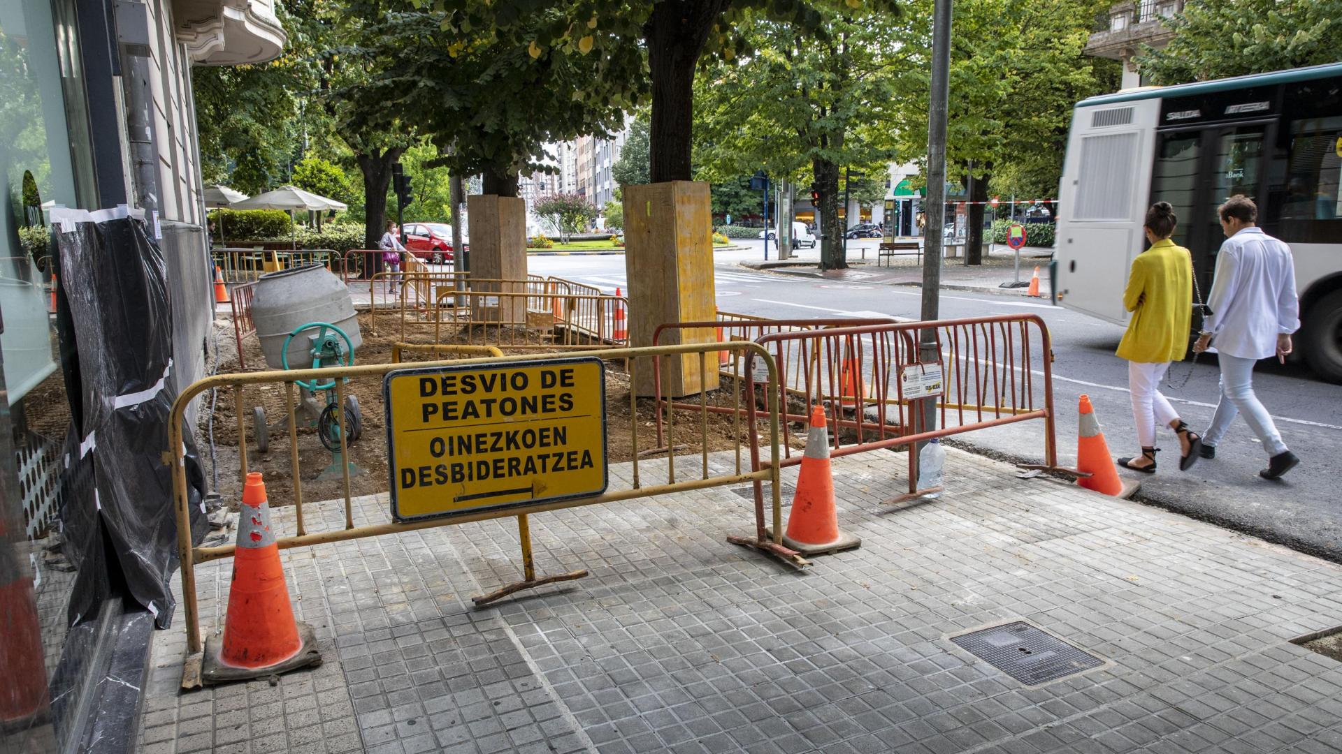 Aspecto que presentan las obras de mantenimiento ordinario en la zona más próxima a Príncipe de Viana y que han causado el revuelo