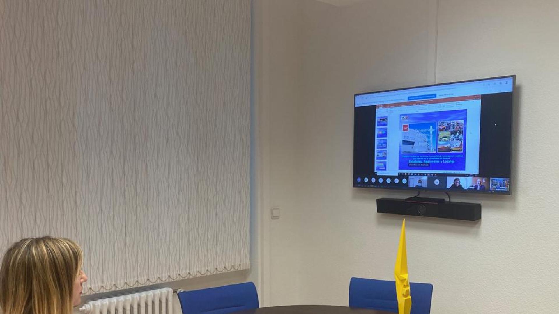La directora general de Interior, Amparo López, durante la reunión
