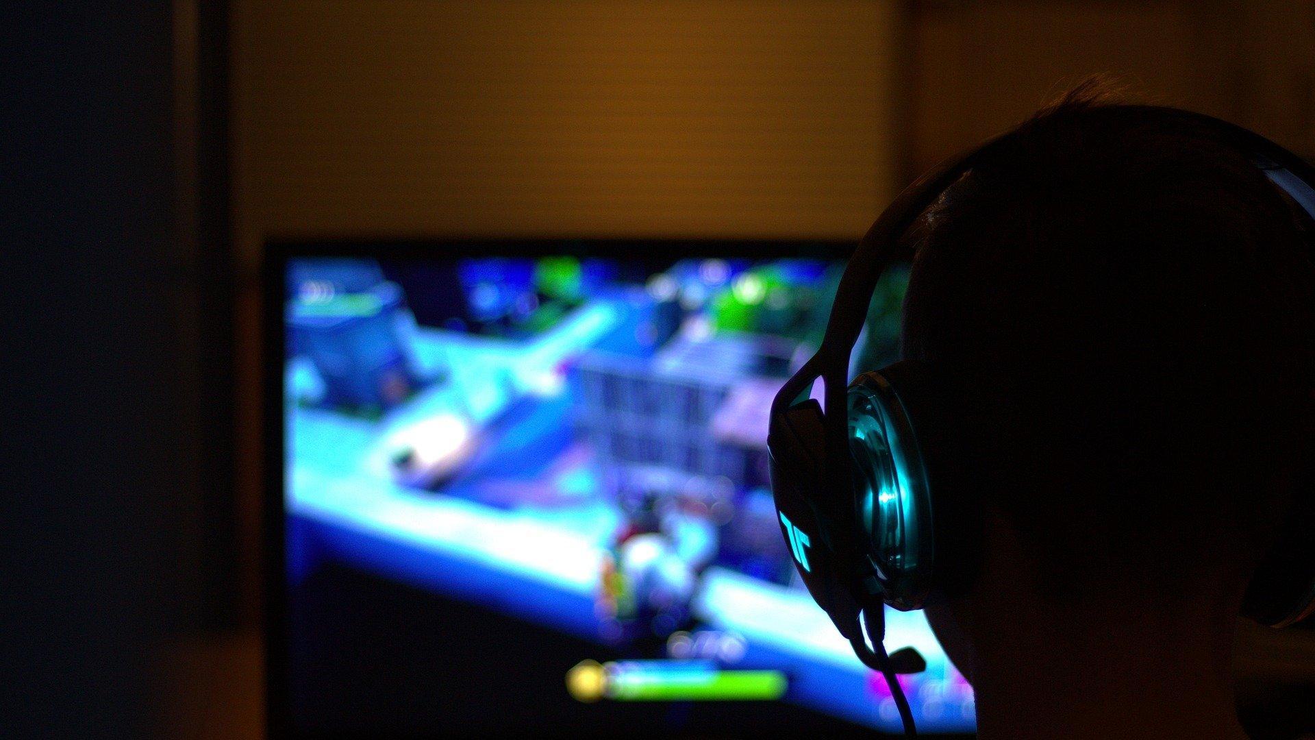 Imagen de una persona jugando al Fornite.