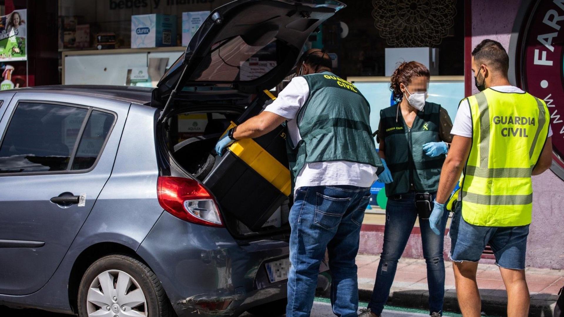 La Guardia Civil recoge pruebas de los dos apuñalamientos de Noelia de Mingo en El Molar