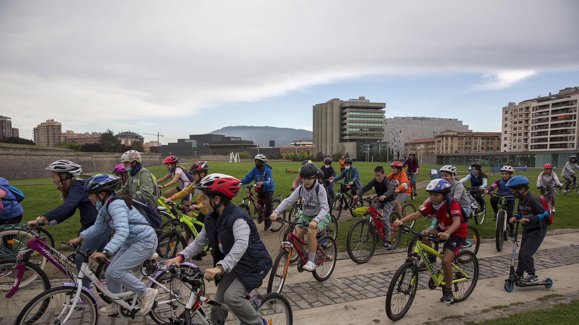Participantes en la bicicletada de la Vuelta del Castillo.