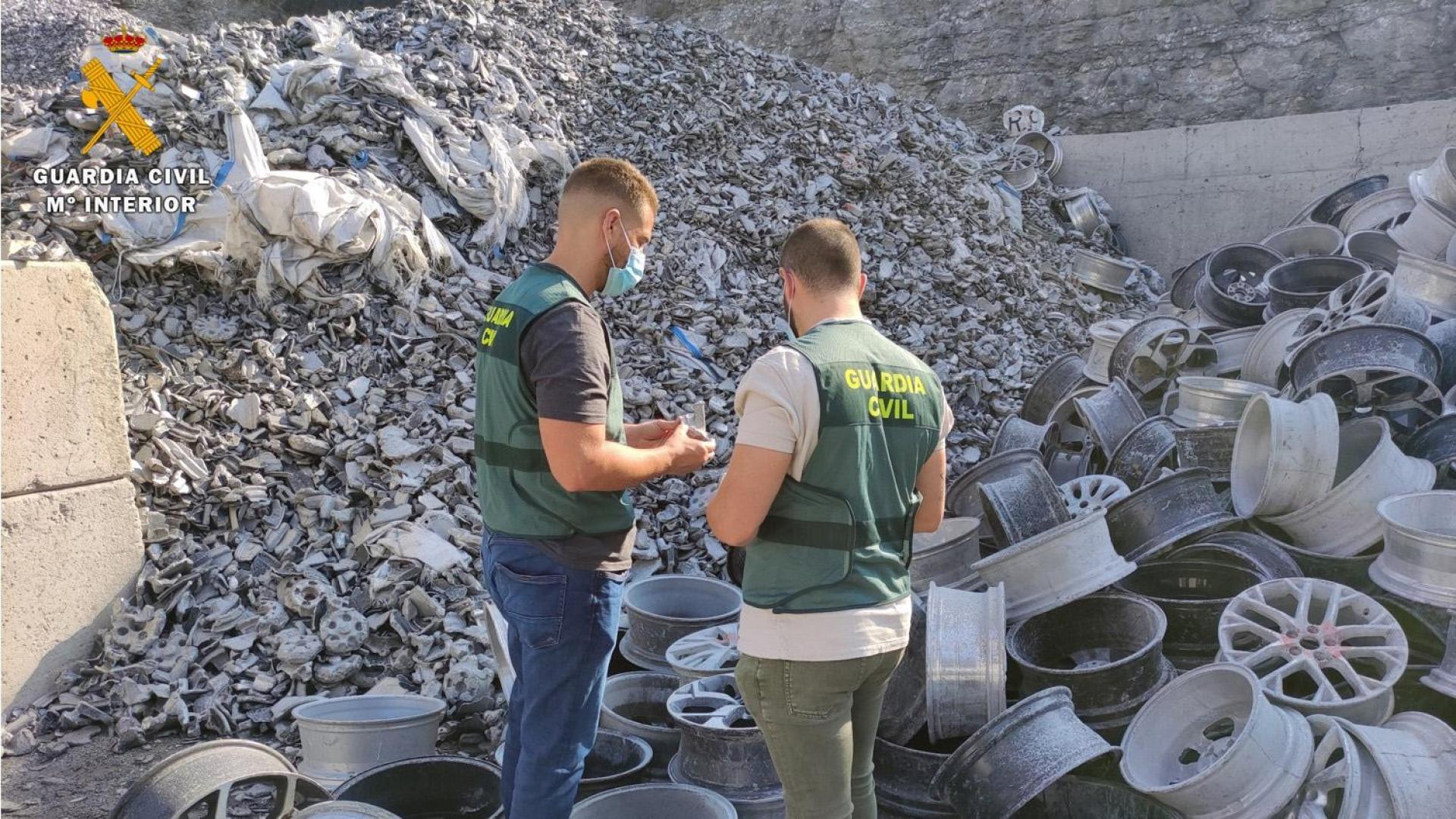 Parte del material sustraído