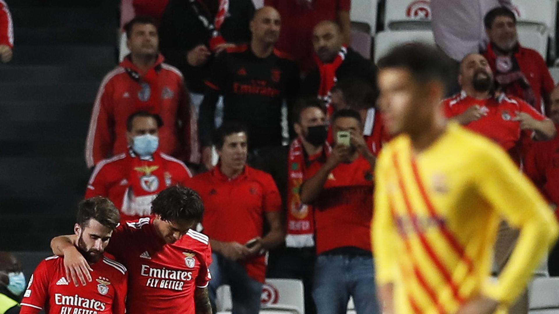 Los jugadores del Benfica celebran el segundo tanto del encuentro contra el Barça