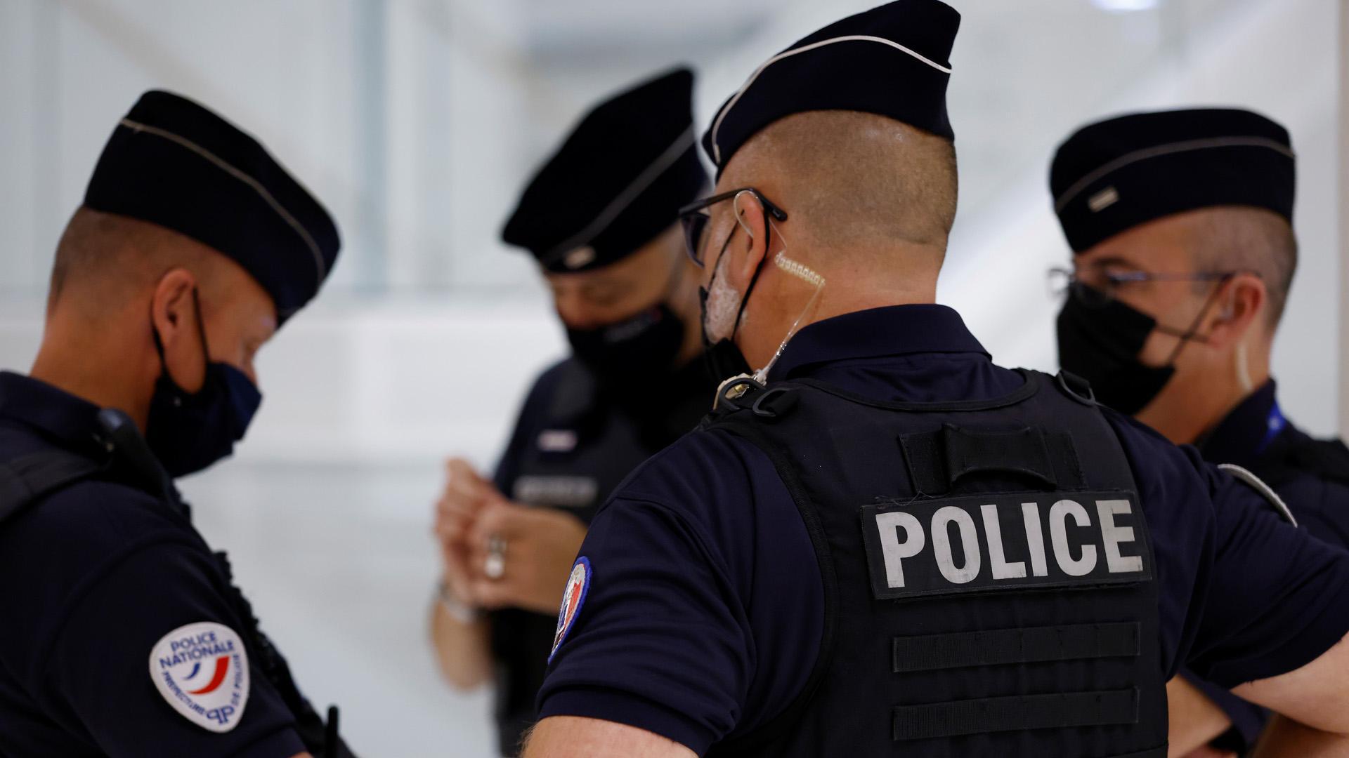 Varios agentes de la policía francesa