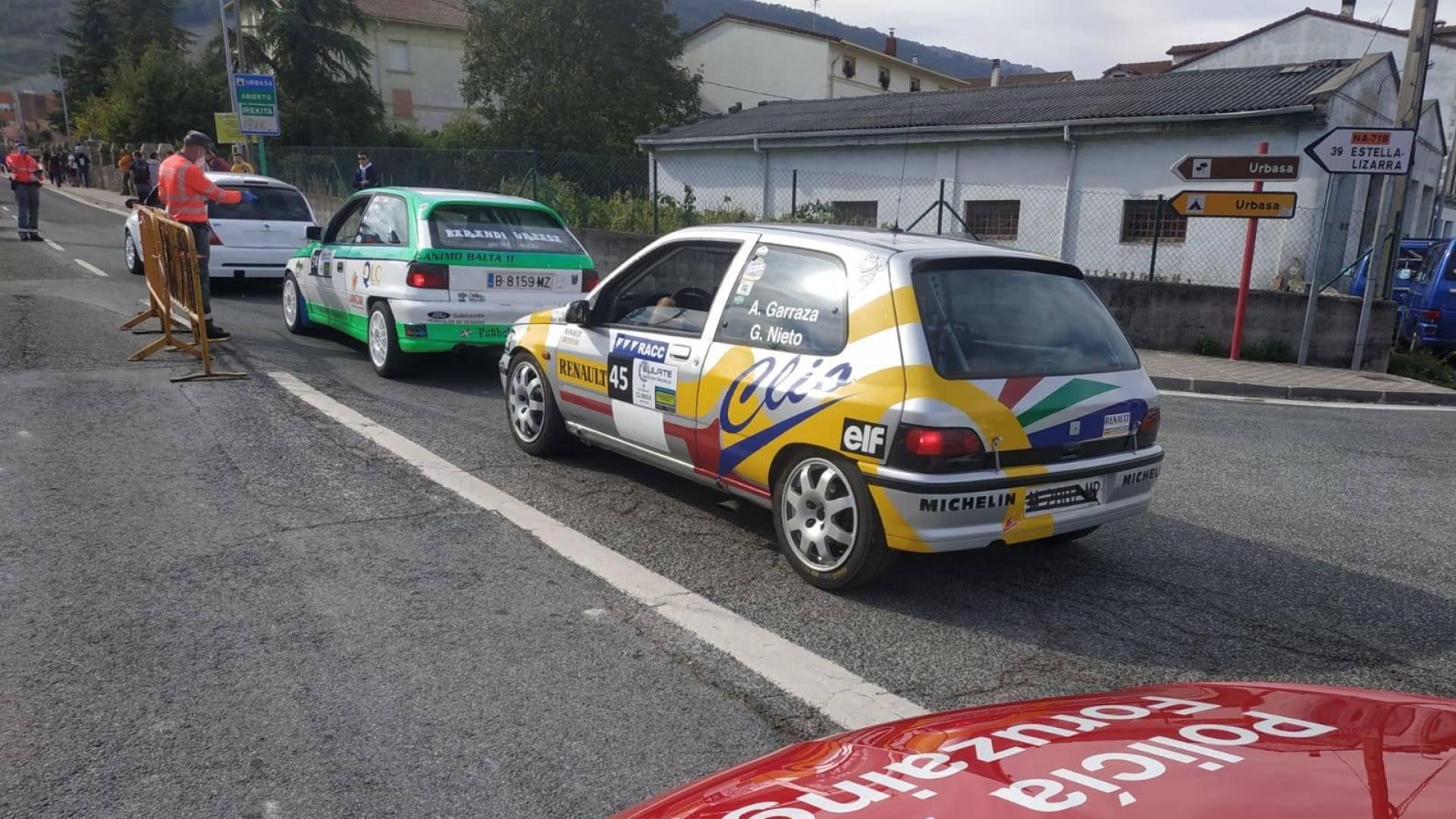 Imagen de un coche de la Policía Foral en la Subida a Urbasa.