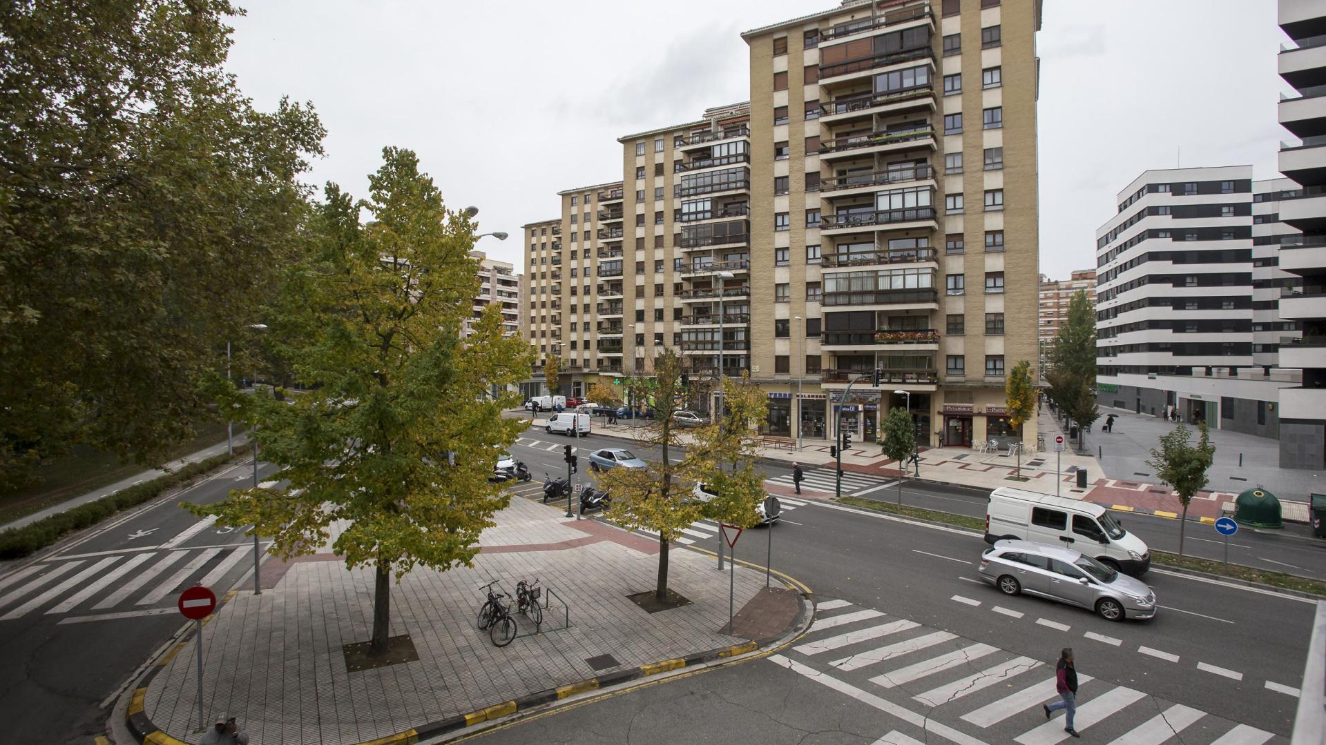 Los cuatro bloques del inicio de la calle Monasterio de Urdax que conforman un PIG