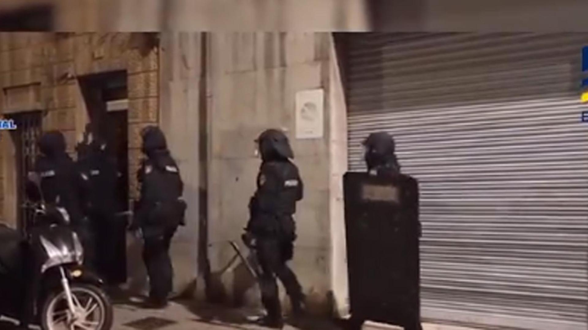 Efectivos de la Policía, en un momento de la operación