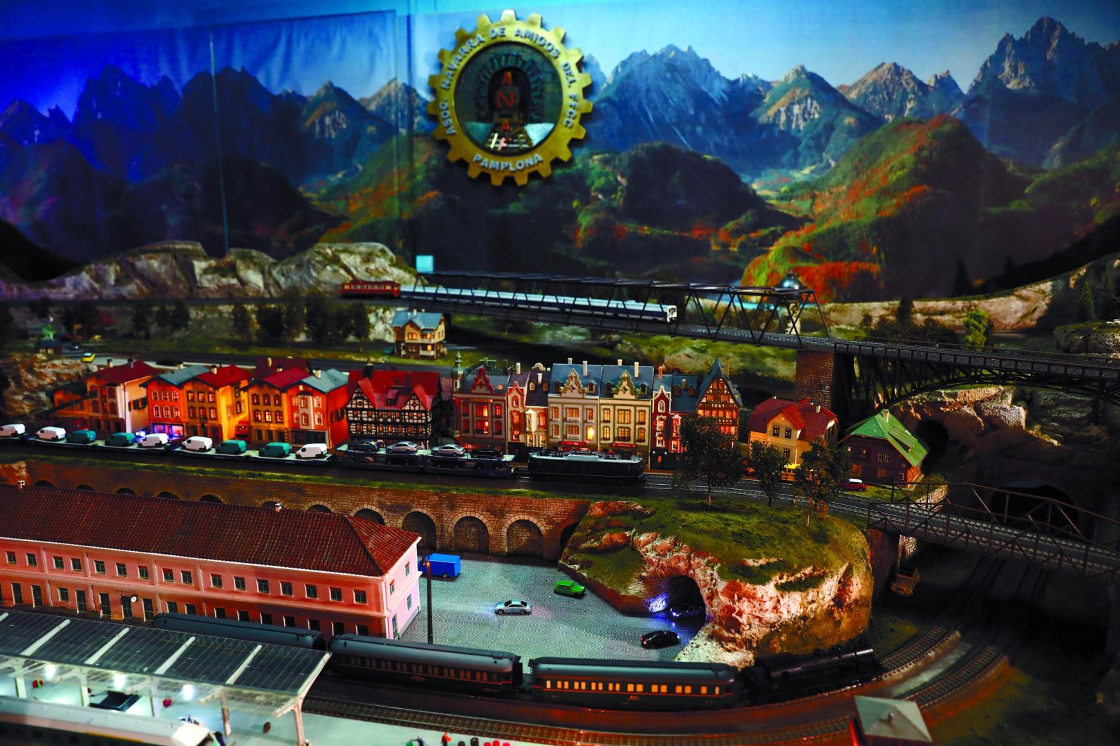 La estación de tren de Pamplona, recreada en la maqueta.