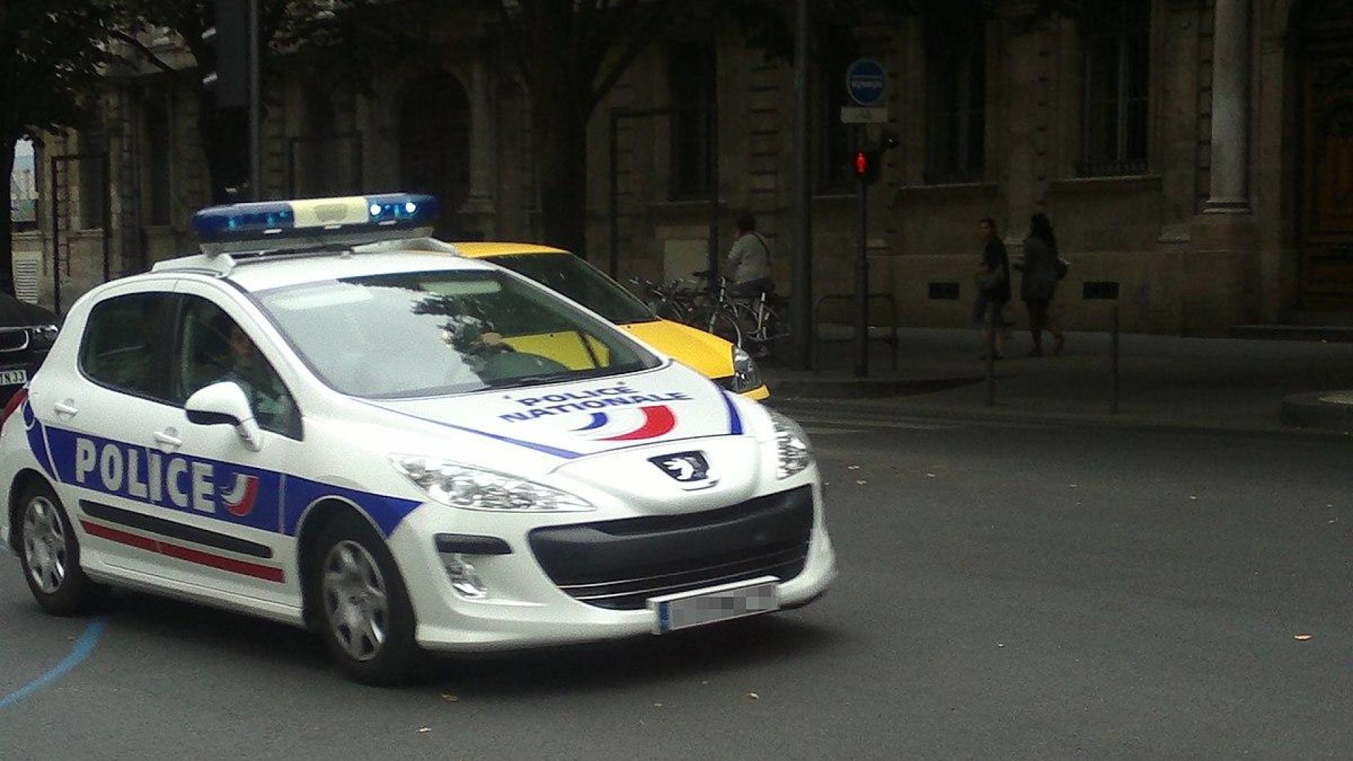 Coche patrulla de la Policía francesa