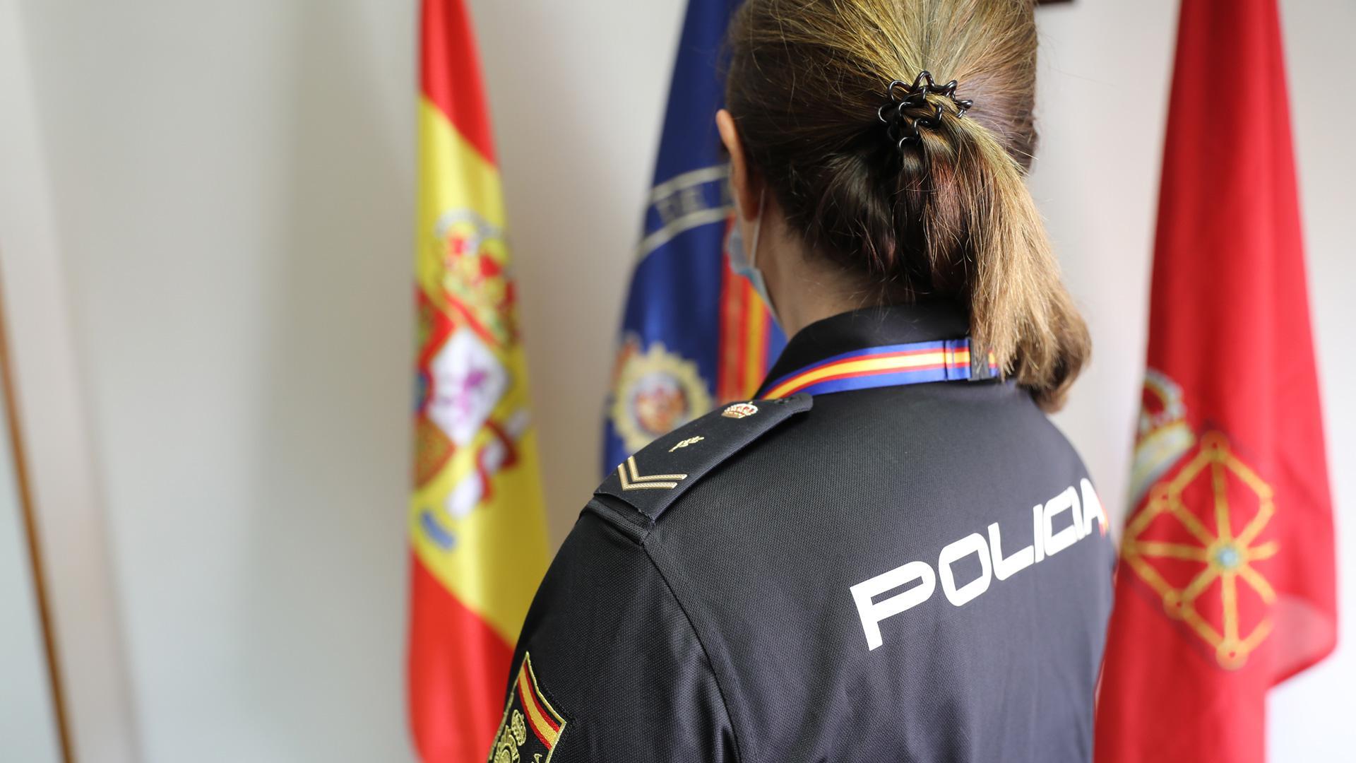 La pamplonesa Elena Irisarri Huarte, de 46 años, es agente de la Policía Nacional, en Pamplona.