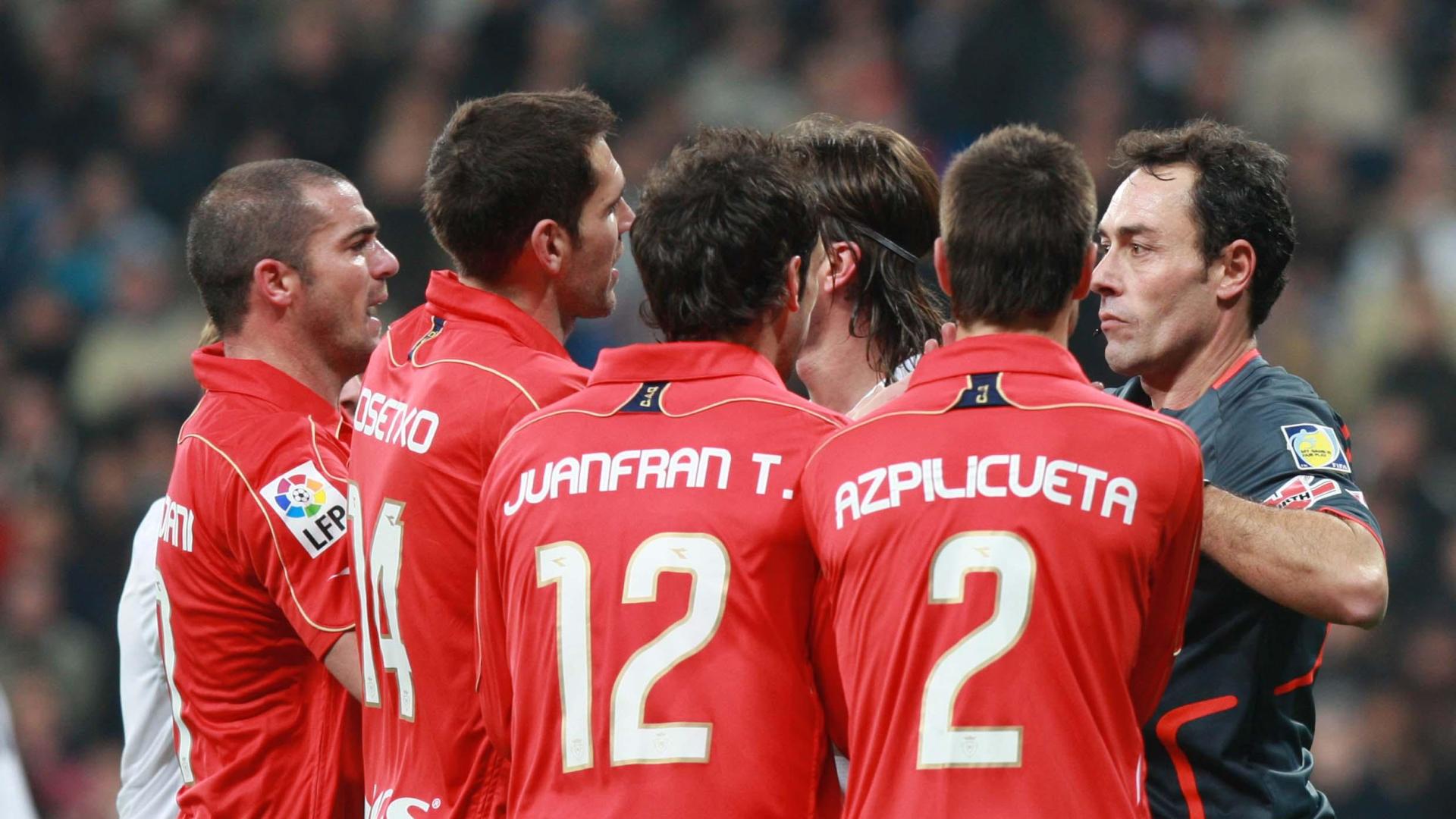 Pandiani, Josetxo, Juanfran y Azpilicueta piden explicaciones a Pérez Burrull en aquel partido de 2009 en el Santiago Bernabéu