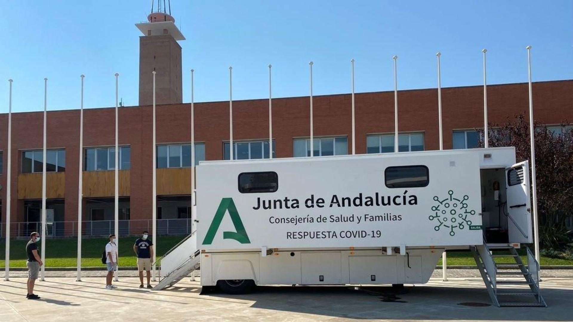 Campaña de vacunación sin cita previa en la Universidad Pablo de Olavide de Sevilla