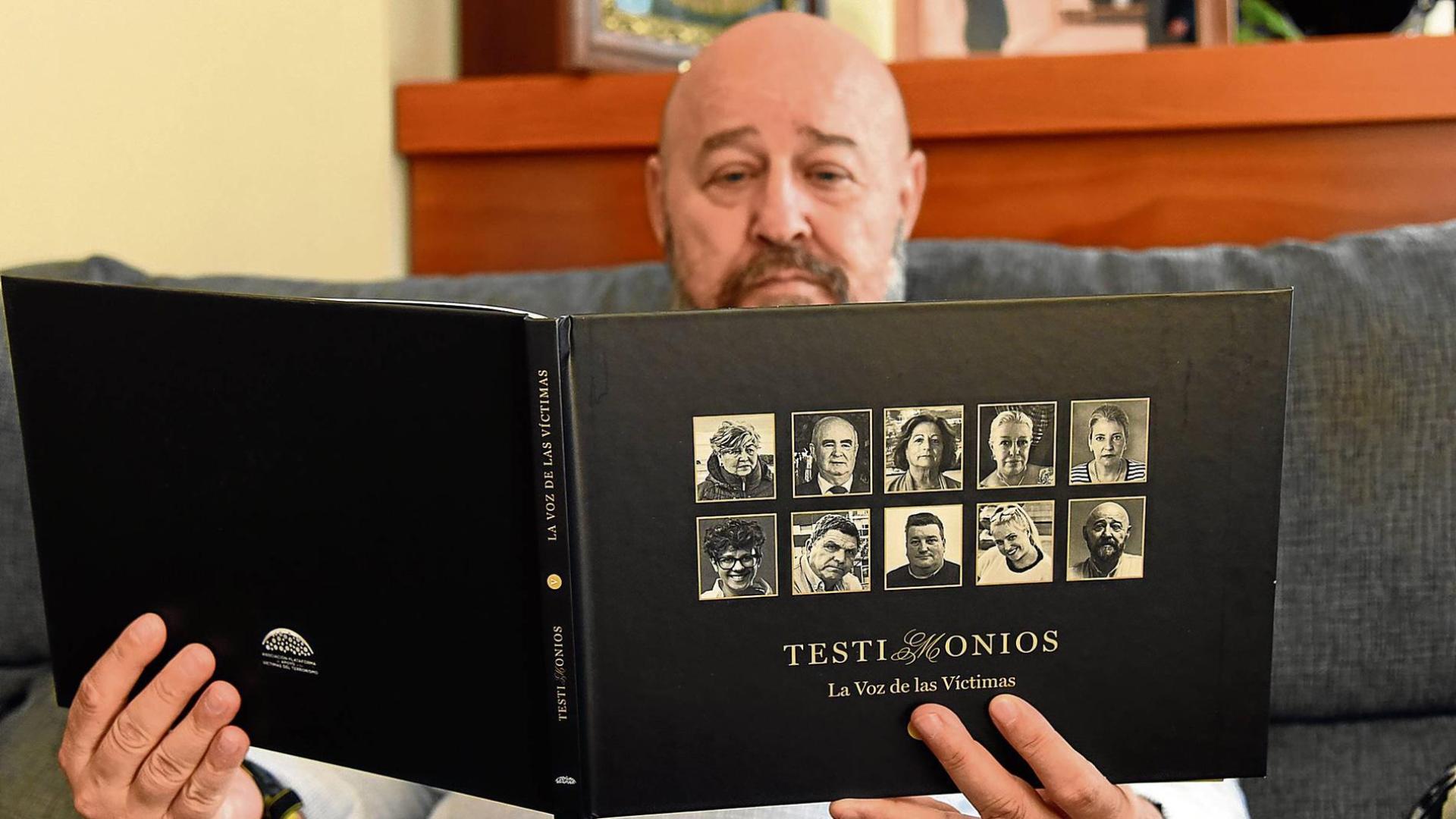 Víctor López repasa el libro ‘Testimonios’