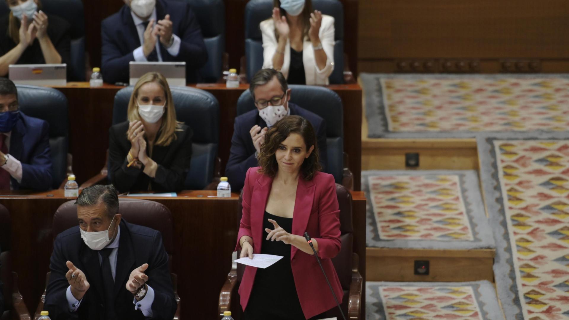 La presidenta de la Comunidad de Madrid, Isabel Díaz Ayuso, en una sesión de control al Gobierno regional en la Asamblea de Madrid