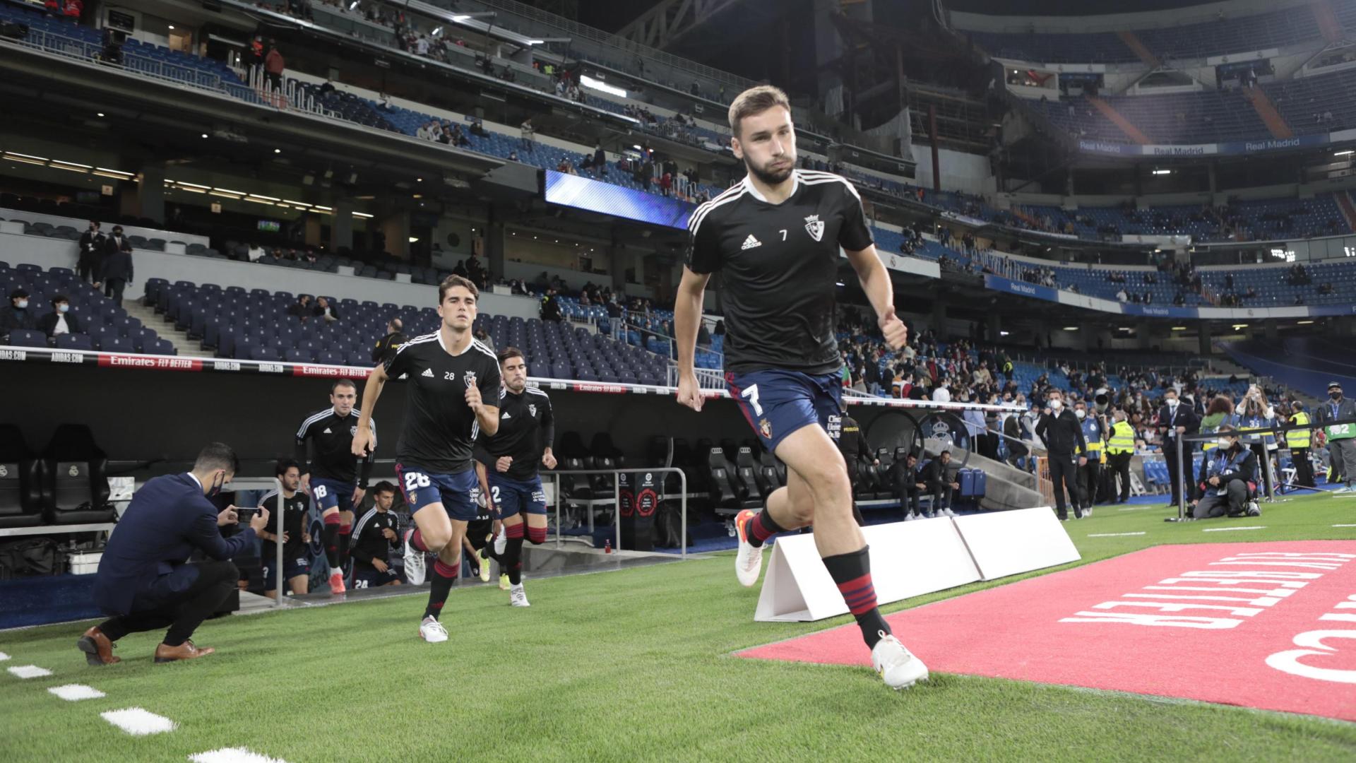 Moncayola y Javi Martínez, en el Santiago Bernabéu