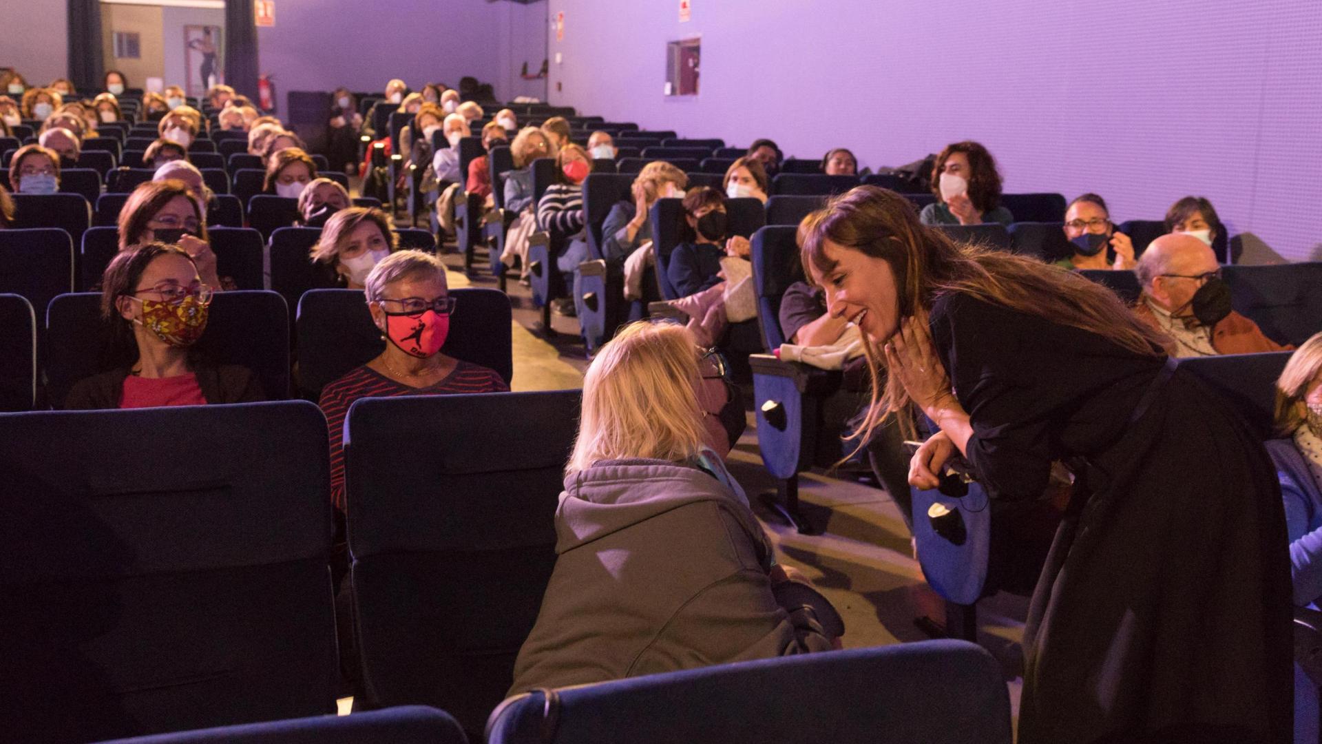 Marina Rodríguez Colás -a la dcha.-, en el Cine Moncayo