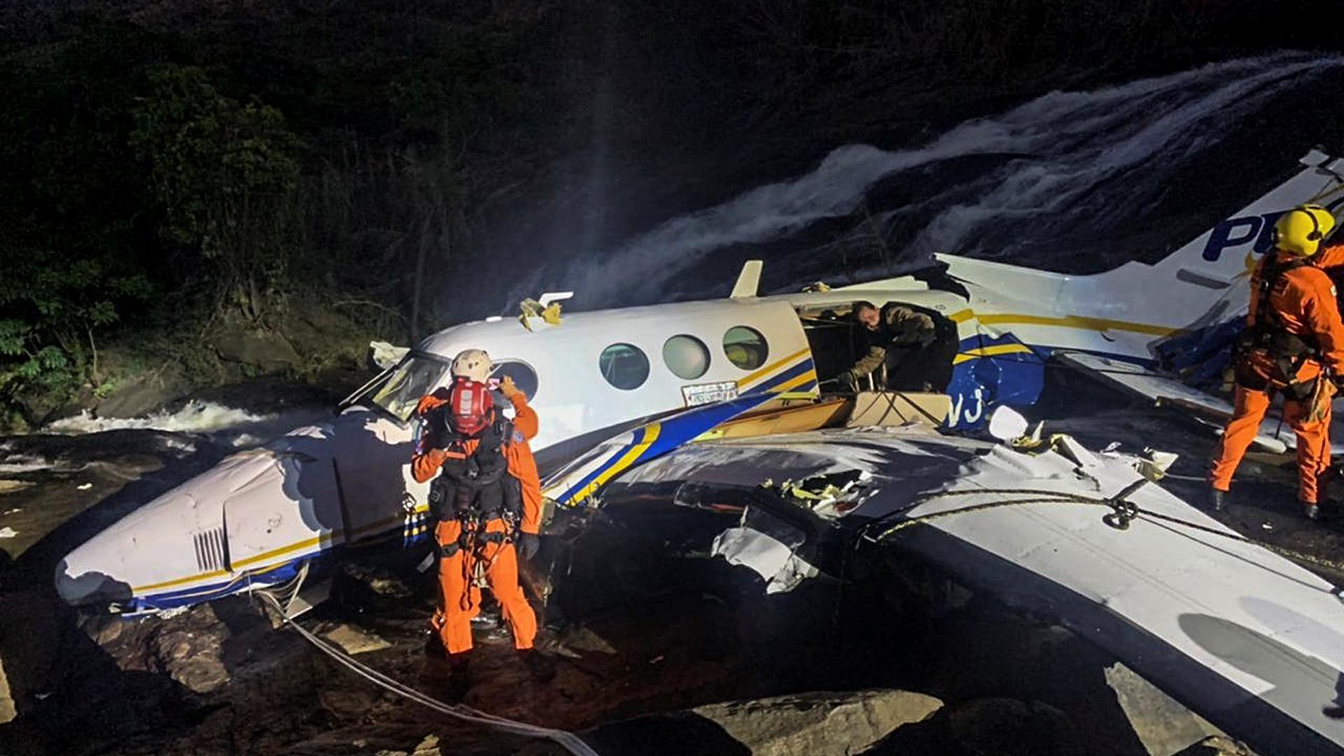 Fotografía que muestra el lugar del accidente de la aeronave donde murió Marília Mendonça