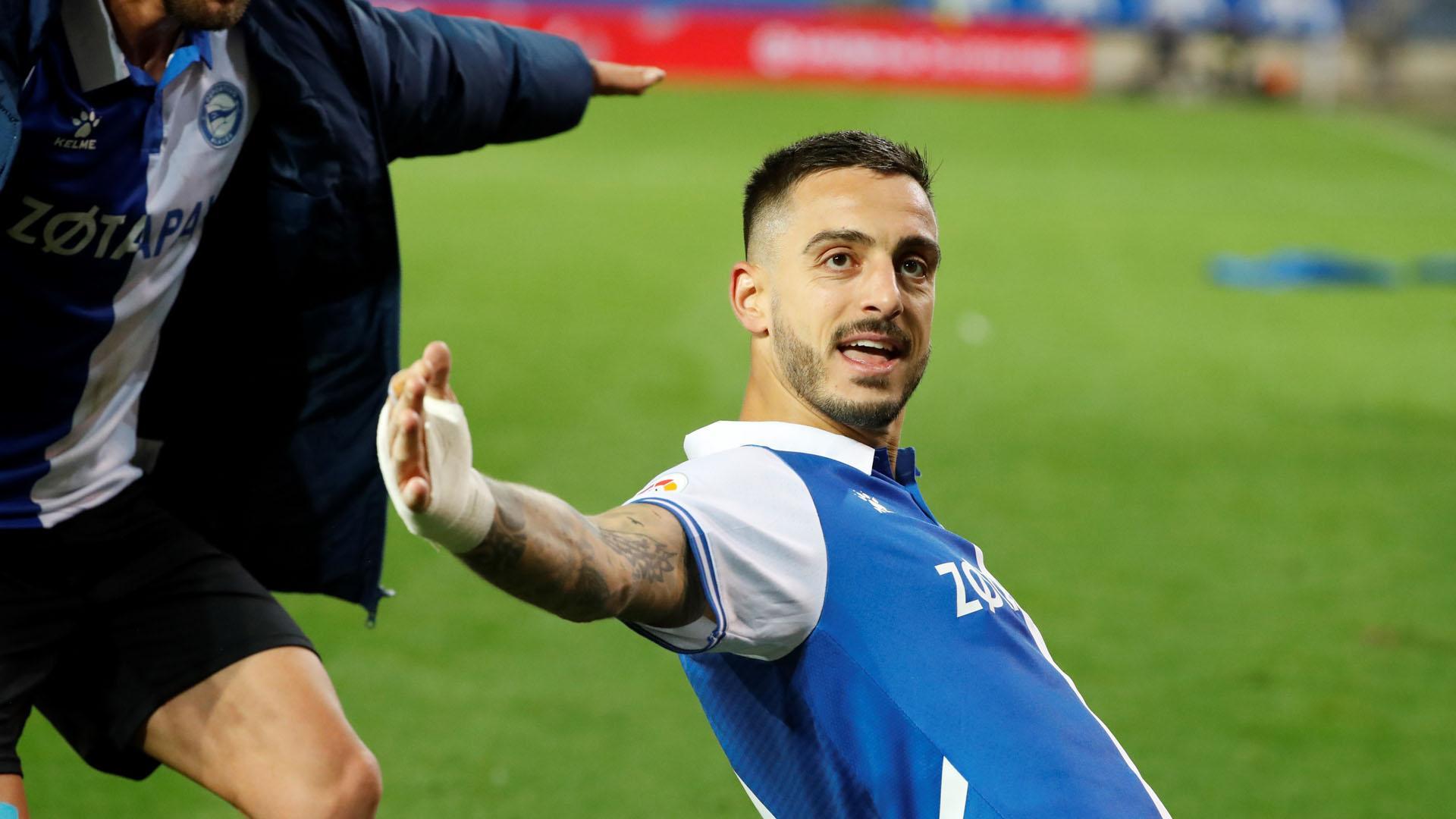 Joselu celebra su segundo gol ante el Levante