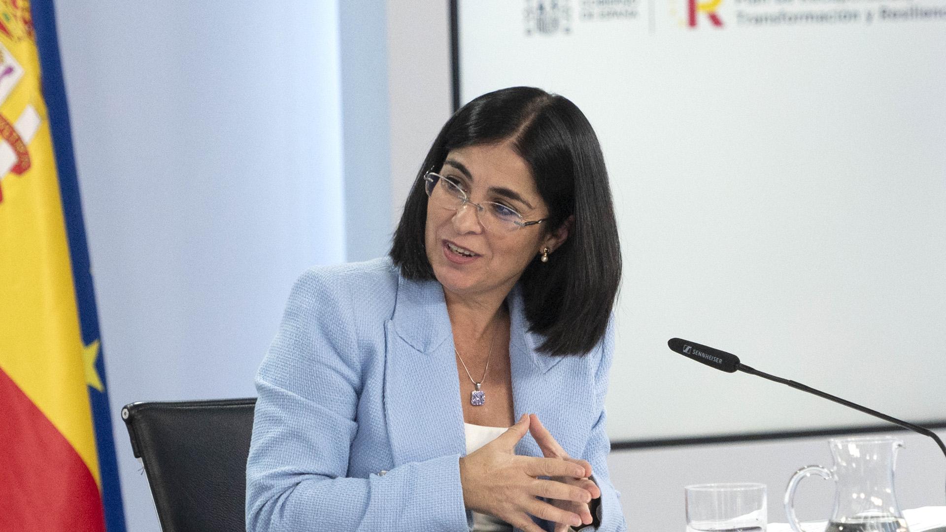La ministra de Sanidad, Carolina Darias, en una comparecencia tras la reunión del Consejo de Ministros de este lunes, 8 de noviembre