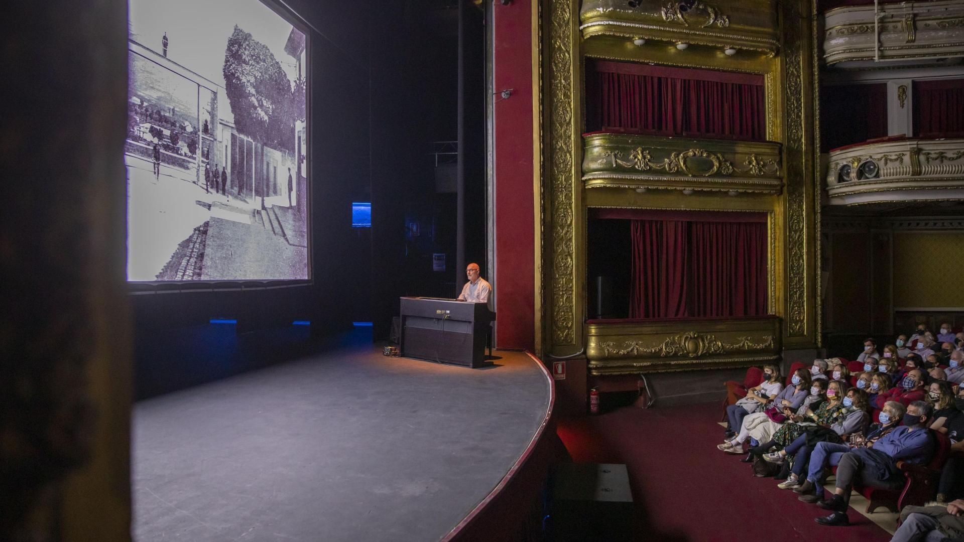 Primera sesión conmemorativa de los 125 años de cine en Navarra en el Gayarre