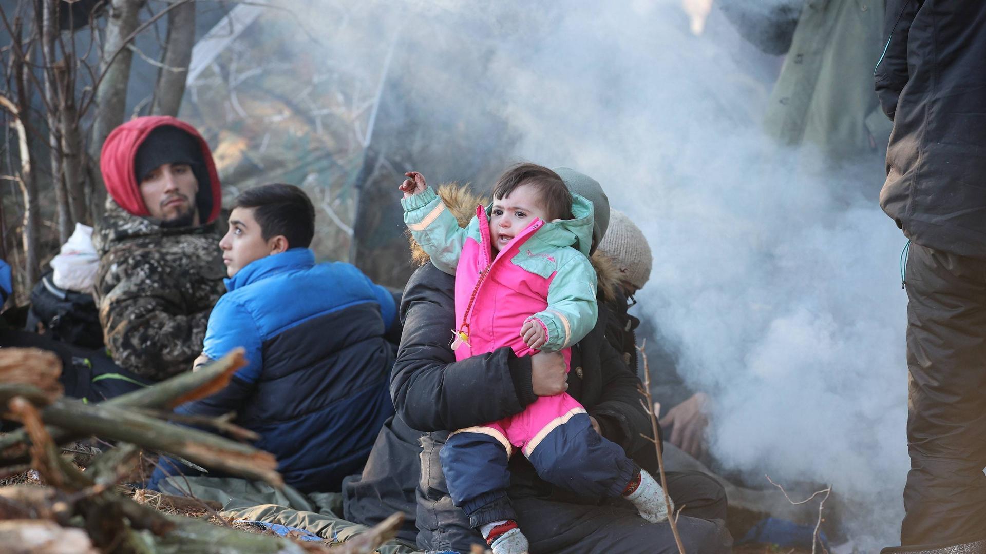 La presencia de numerosos niños en los campamentos de migrantes de la frontera preocupa a las organizaciones humanitarias