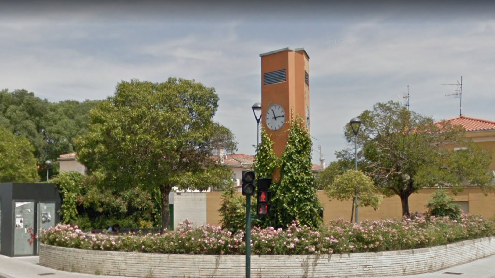 'Plaza del reloj' de la Txantrea