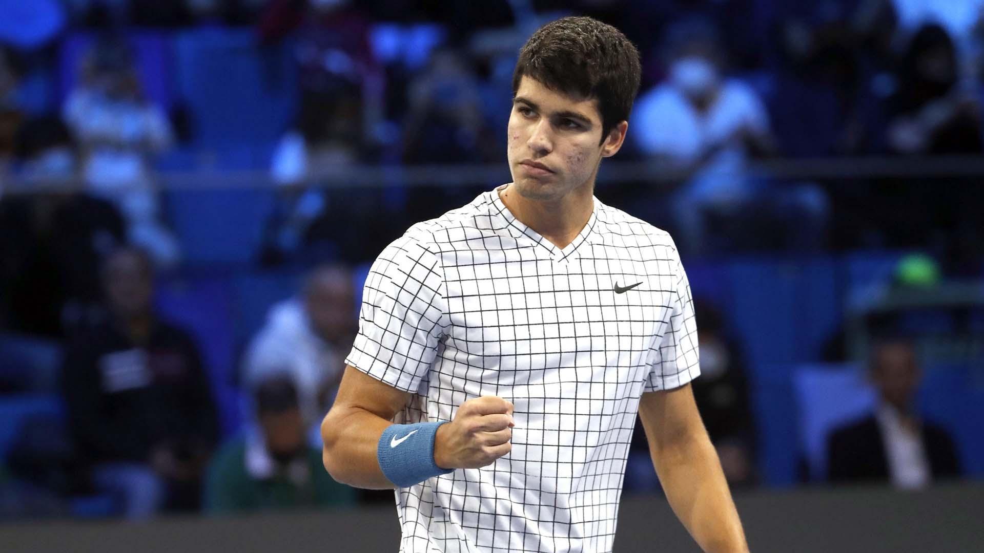 Carlos Alcaraz sigue en el camino de la victoria en el Masters Nueva Generación de Milán