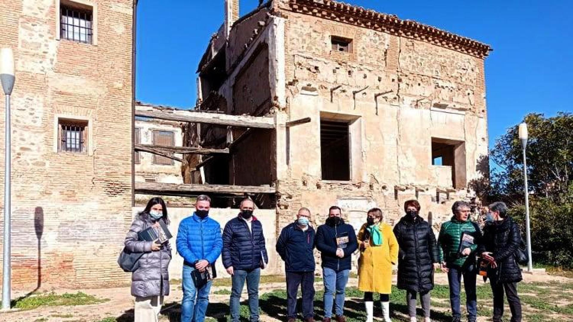 Raquel Garbayo y Miguel Bujanda (NA+), José Antonio Delgado y Valentín Carranza (ADISCO), Carlos Mena (PSN), Marisa de Simón (Izquierda-Ezkerra), Ainhoa Aznárez (Podemos), Txomin González (EH Bildu), y Ana Ansa (Geroa Bai)
