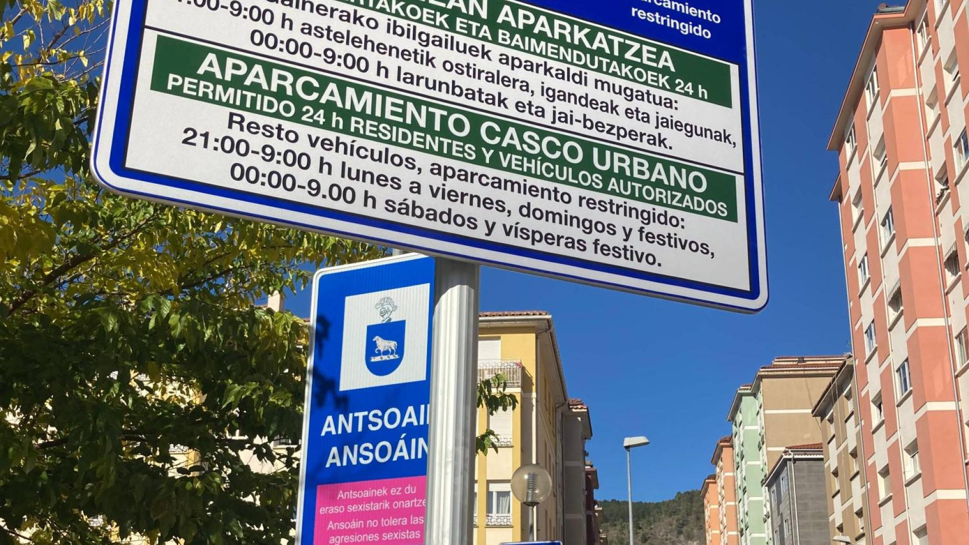 Cartel en Arturo Campión que anuncia la zona restringida