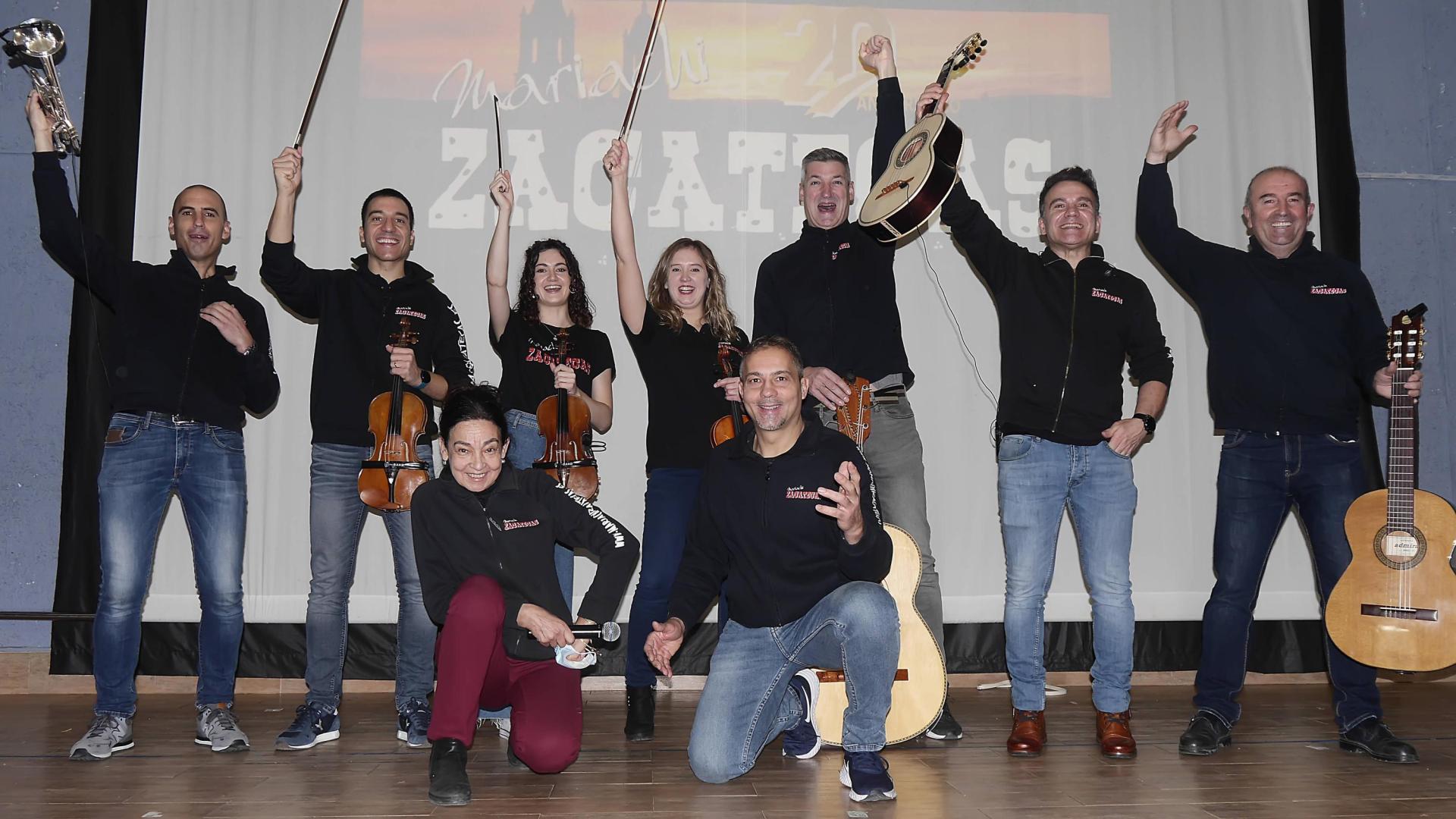 El Mariachi Zacatecas en los ensayos que realizaron en el centro cultural de Ayerbe, antes de los conciertos de este fin de semana