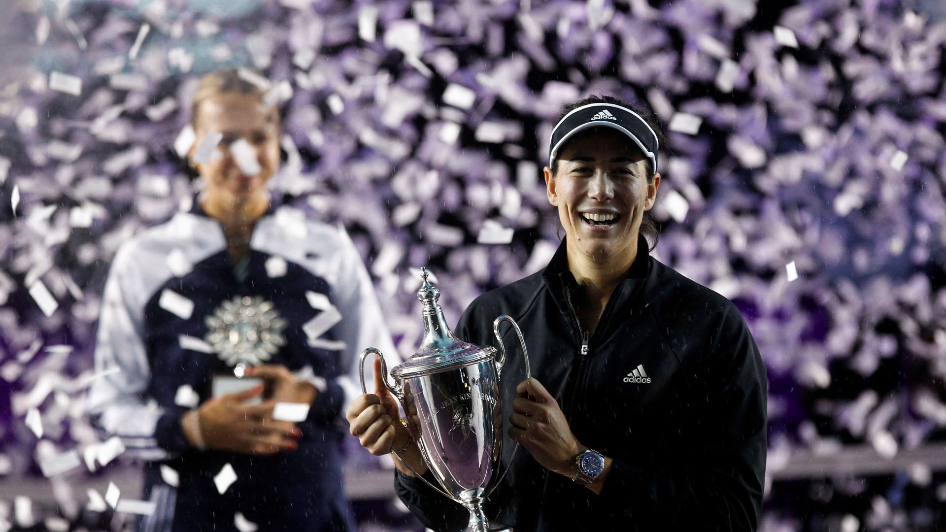 Muguruza, con el trofeo de ganadora del torneo de maestras