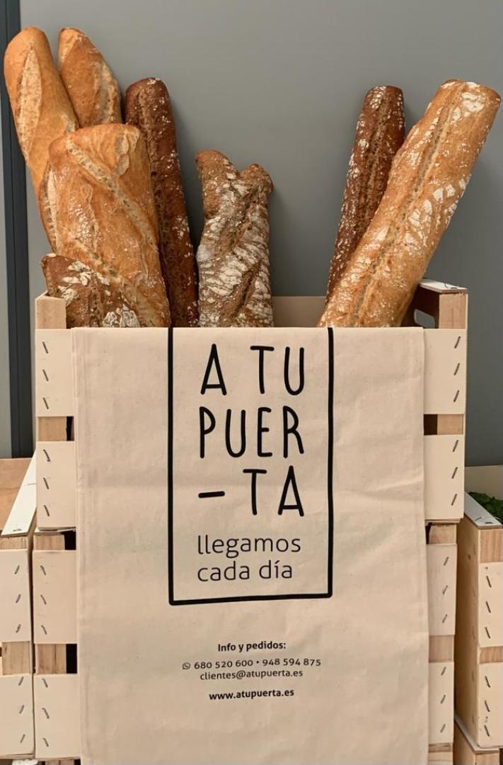 A tu puerta ofrece entregas diarias de pan a domicilio.