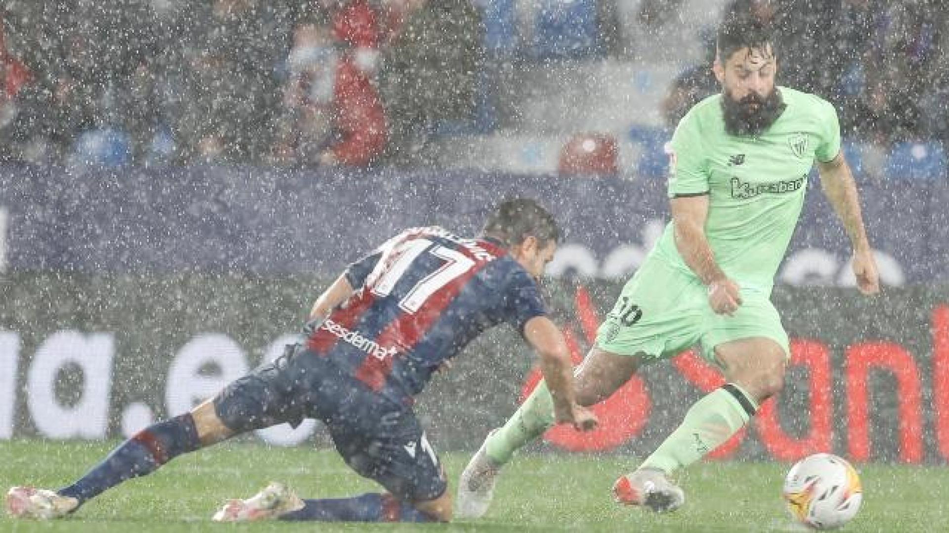 Villalibre y Vuckevic, en el partido de este viernes