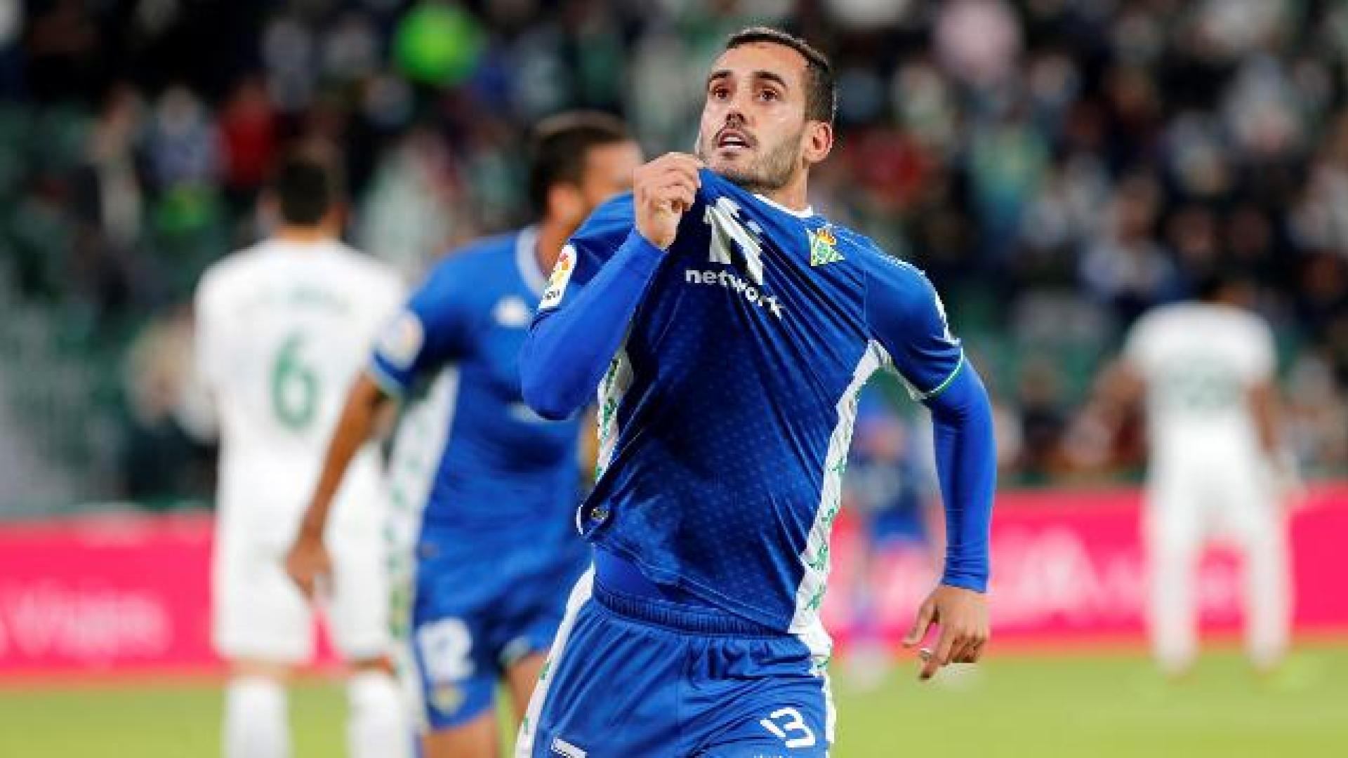Juanmi celebra el primer gol del partido