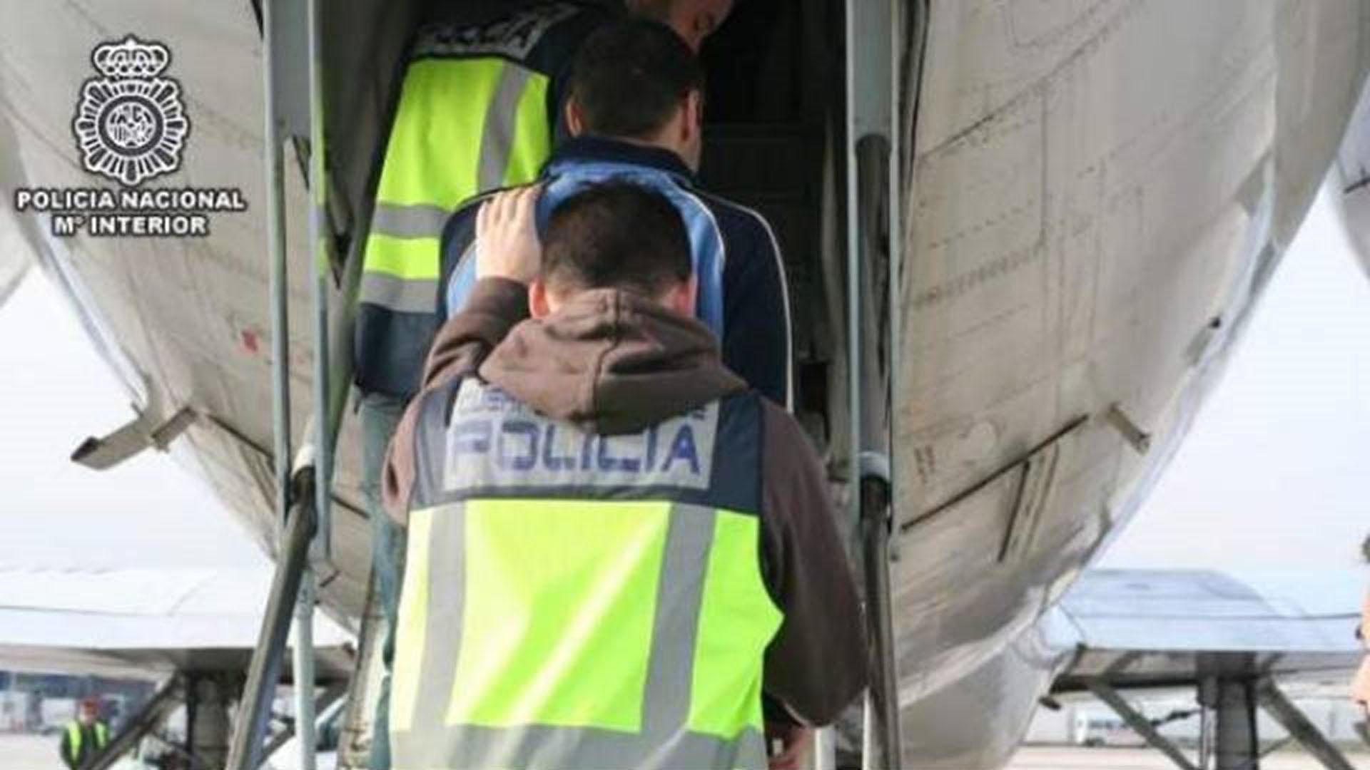 El otro expulsado fue condenado en 2019 por la comisión de un delito de abusos sexuales a una víctima menor de edad