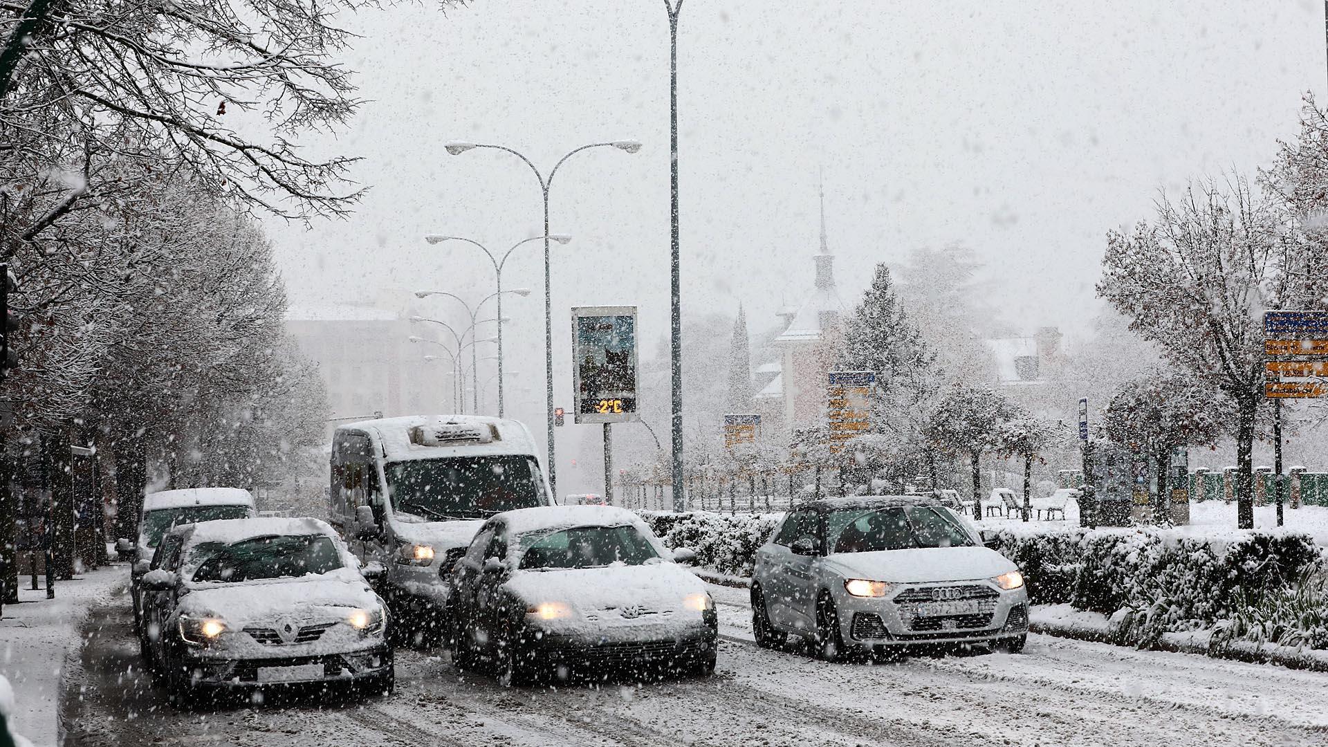 Nieve sobre Pamplona este domingo.