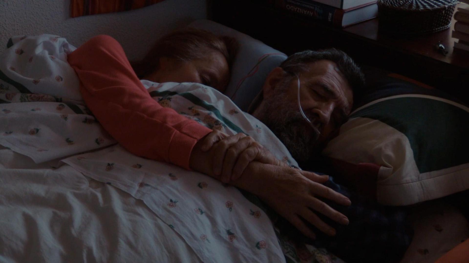 Kontxi Unzueta e Iñaki Merino en un fotograma de la película.