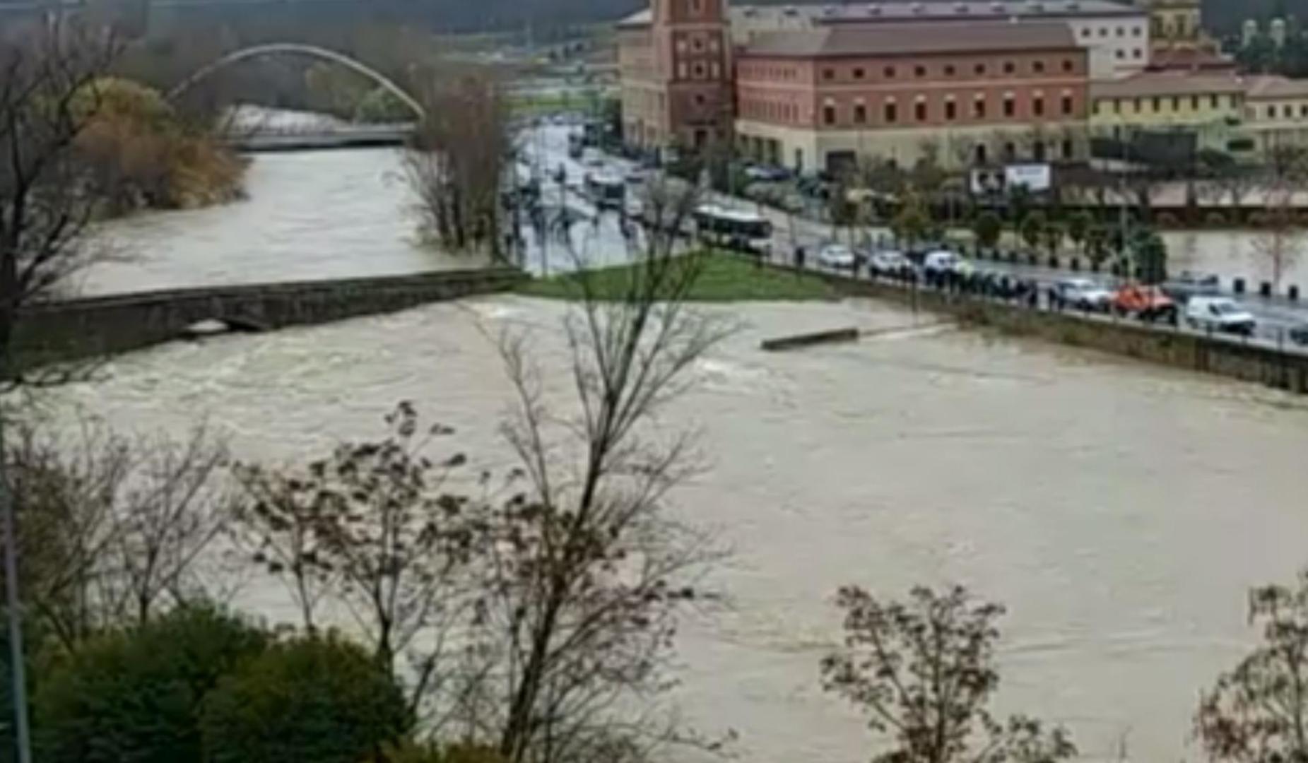 Este es el aspecto del Arga la mañana de este viernes a su paso por Cuatrovientos